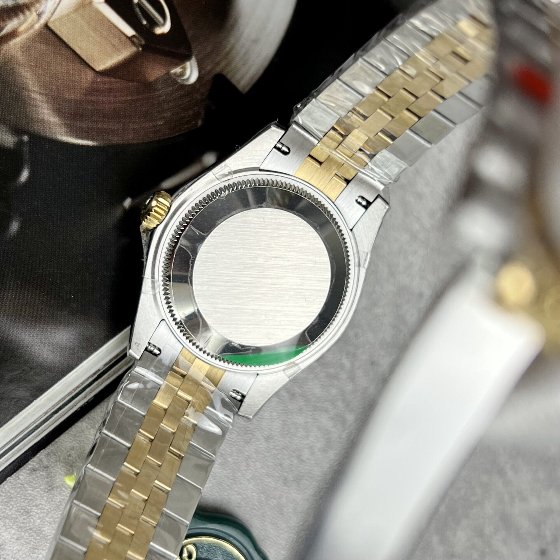 Rolex Best Replica Watch DateJust Mother of Pearl Dial Demi Gold Dial 31mm - Top club