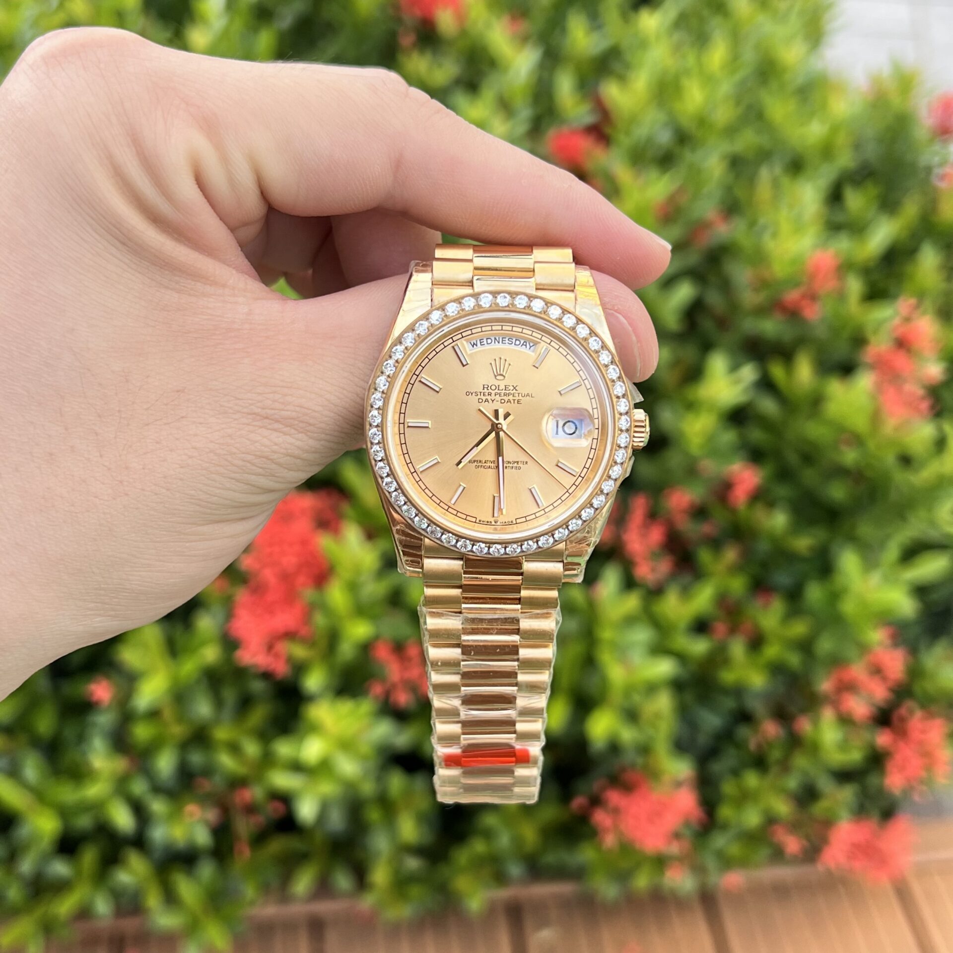 Rolex Day-Date Best Replica Watch Diamond Bezel Champagne Dial 40mm - Elite Watch Atelier