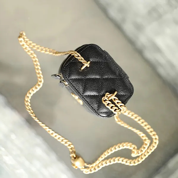 Chanel Heart Chain replica Mini Vanity Bag Black1:1High-quality replica