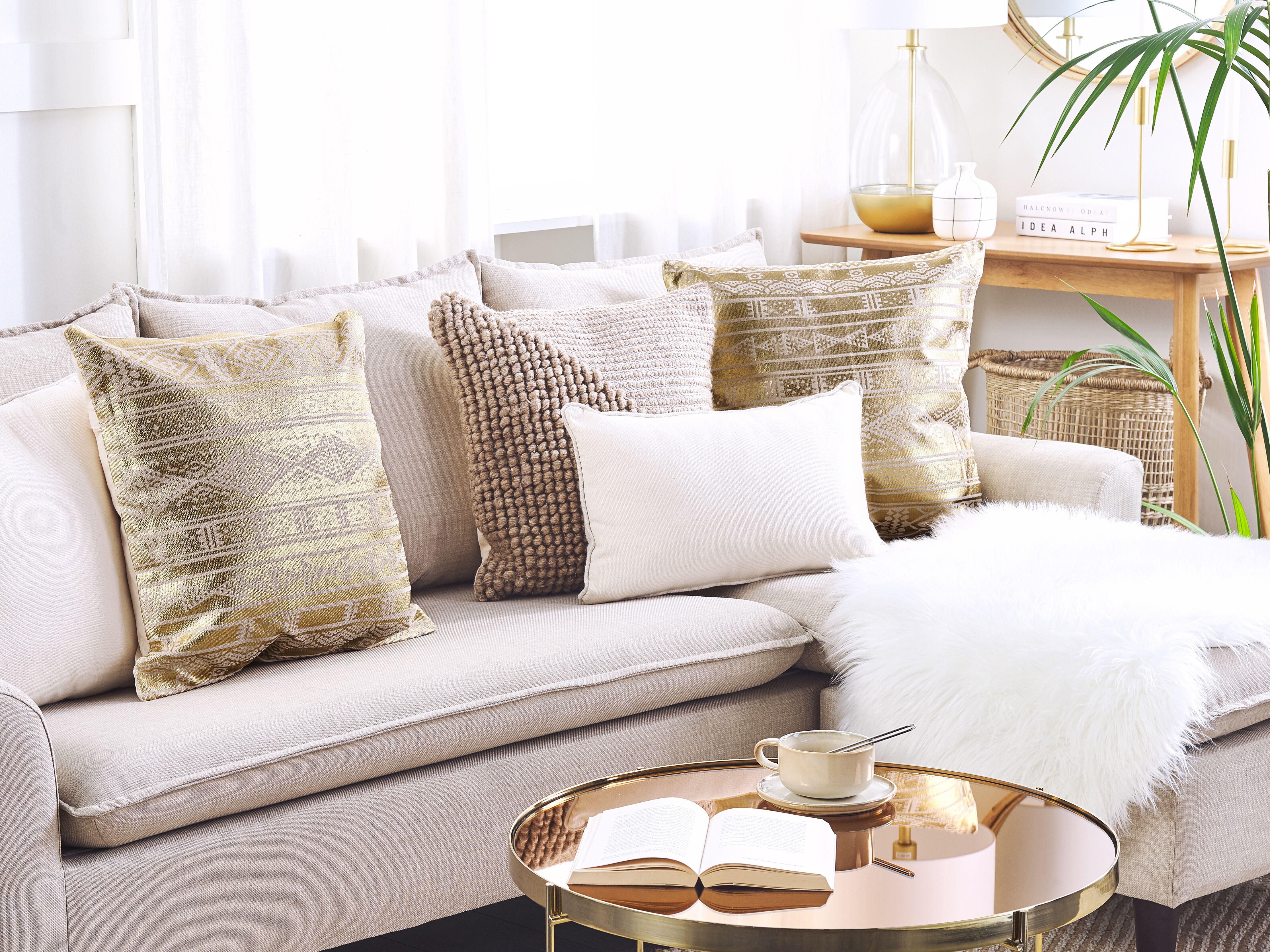 Set of 2 Decorative Cushions OUJDA Cotton 50 x 50 cm Gold Geometric Pattern