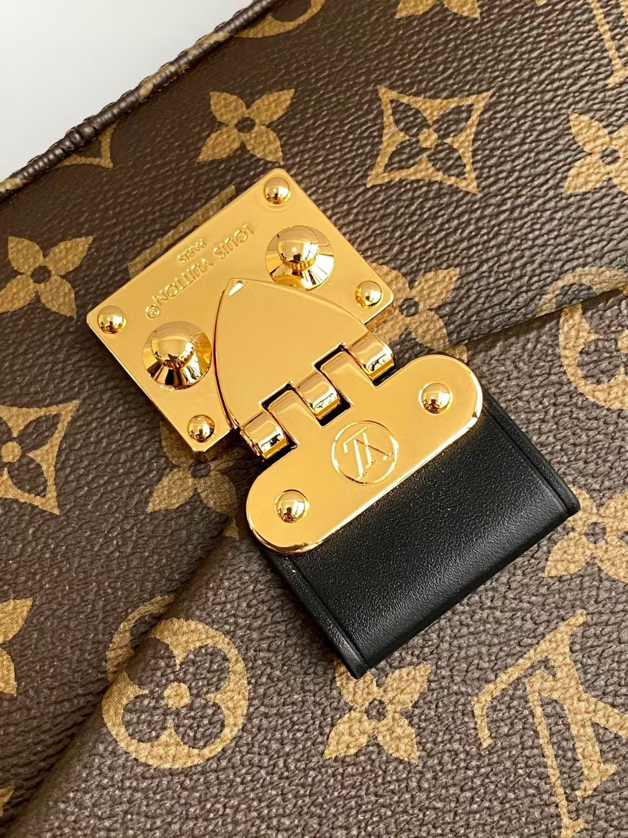 Louis Vuitton Trunkie HandBag1:1High-quality replica