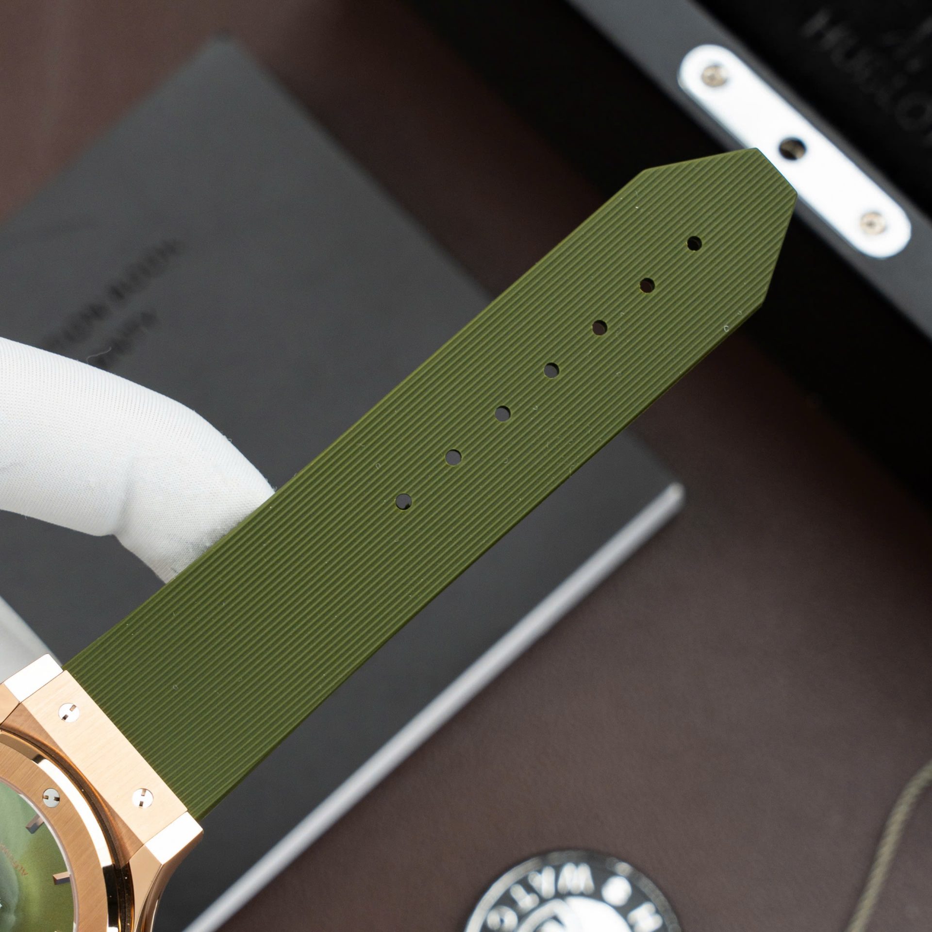 Hublot Best Replica Watch Classic Fusion King Gold Green Dial Movement SW300 Swiss Made 42mm - Top club