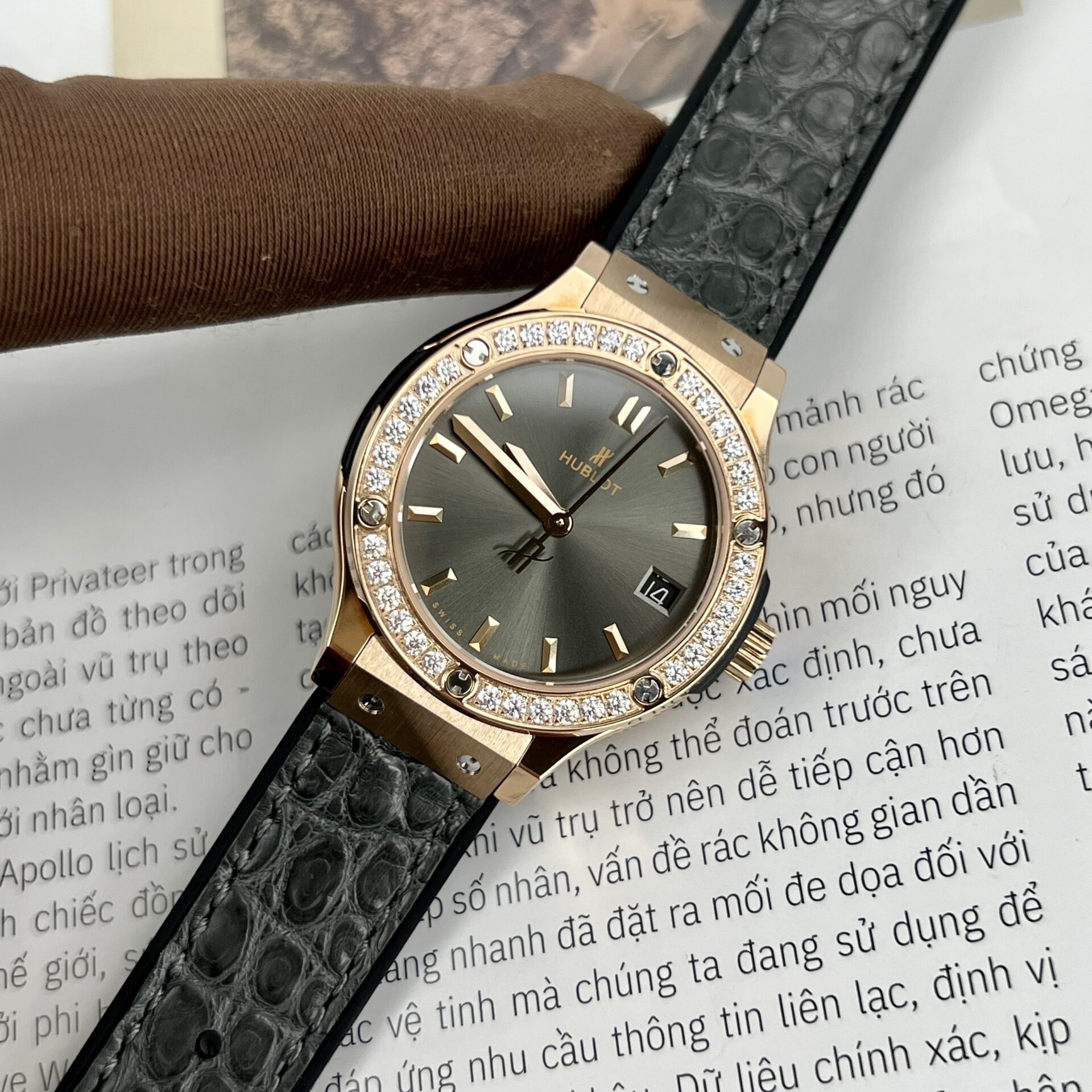 Hublot Replica 11 Watch Classic Fusion King Gold Women s Grey Dial Diamond Bezel 33mm - Top club