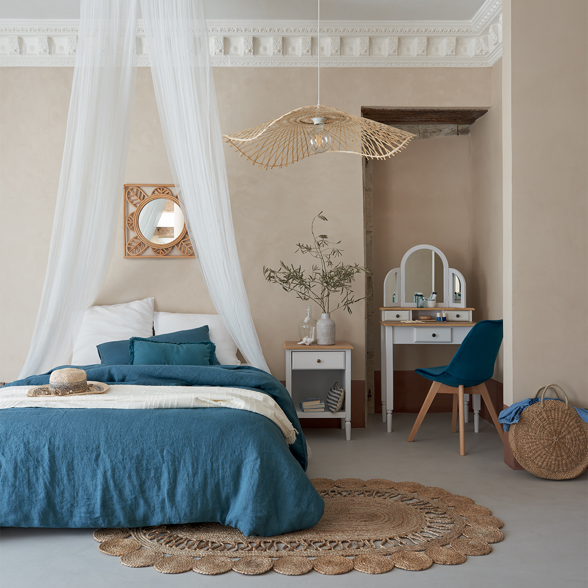 Bedside table "Solen" White, H.61 cm