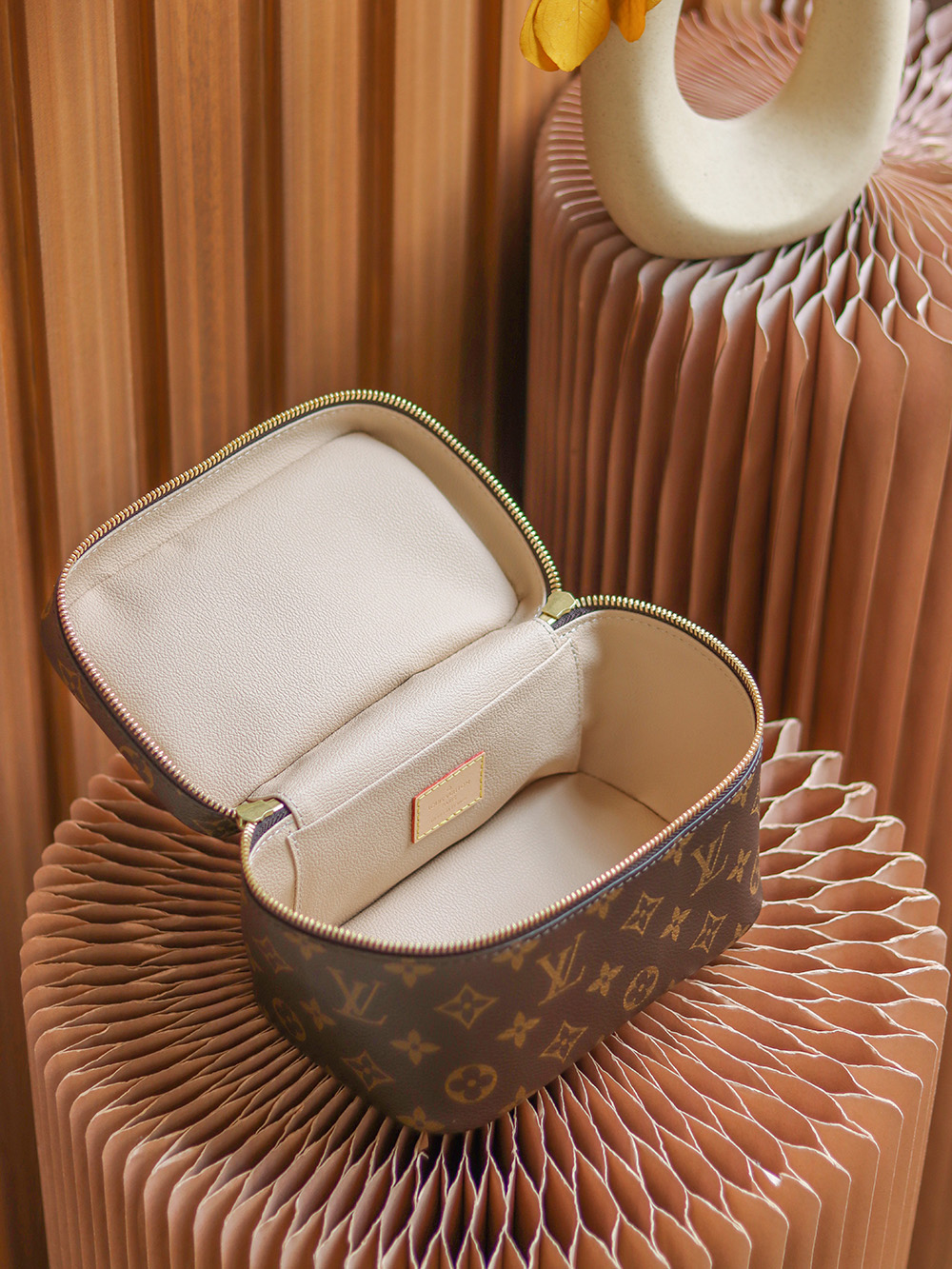Louis Vuitton Nice Mini Toiletry Pouch M444951:1High-quality replica