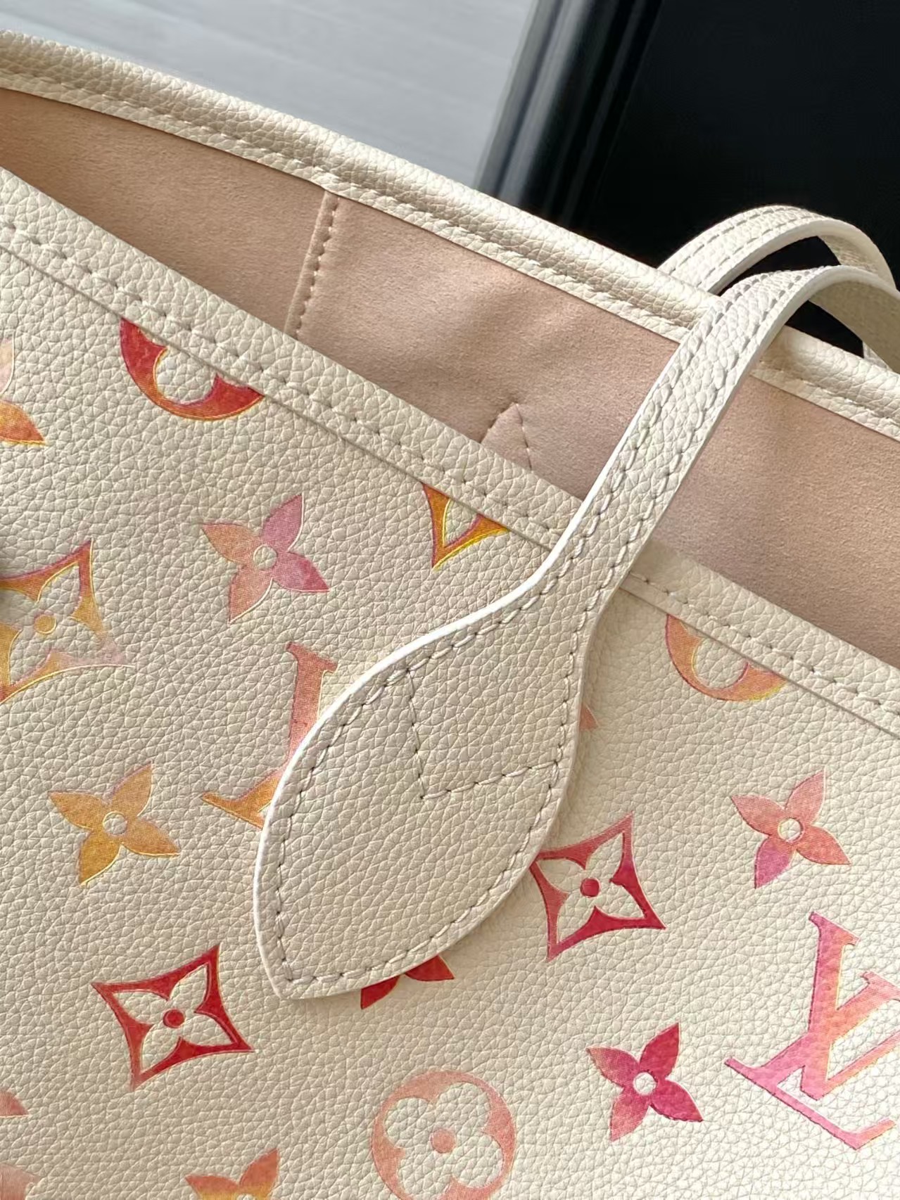 Louis Vuitton white printed Neverfull MM Bag1:1High-quality replica