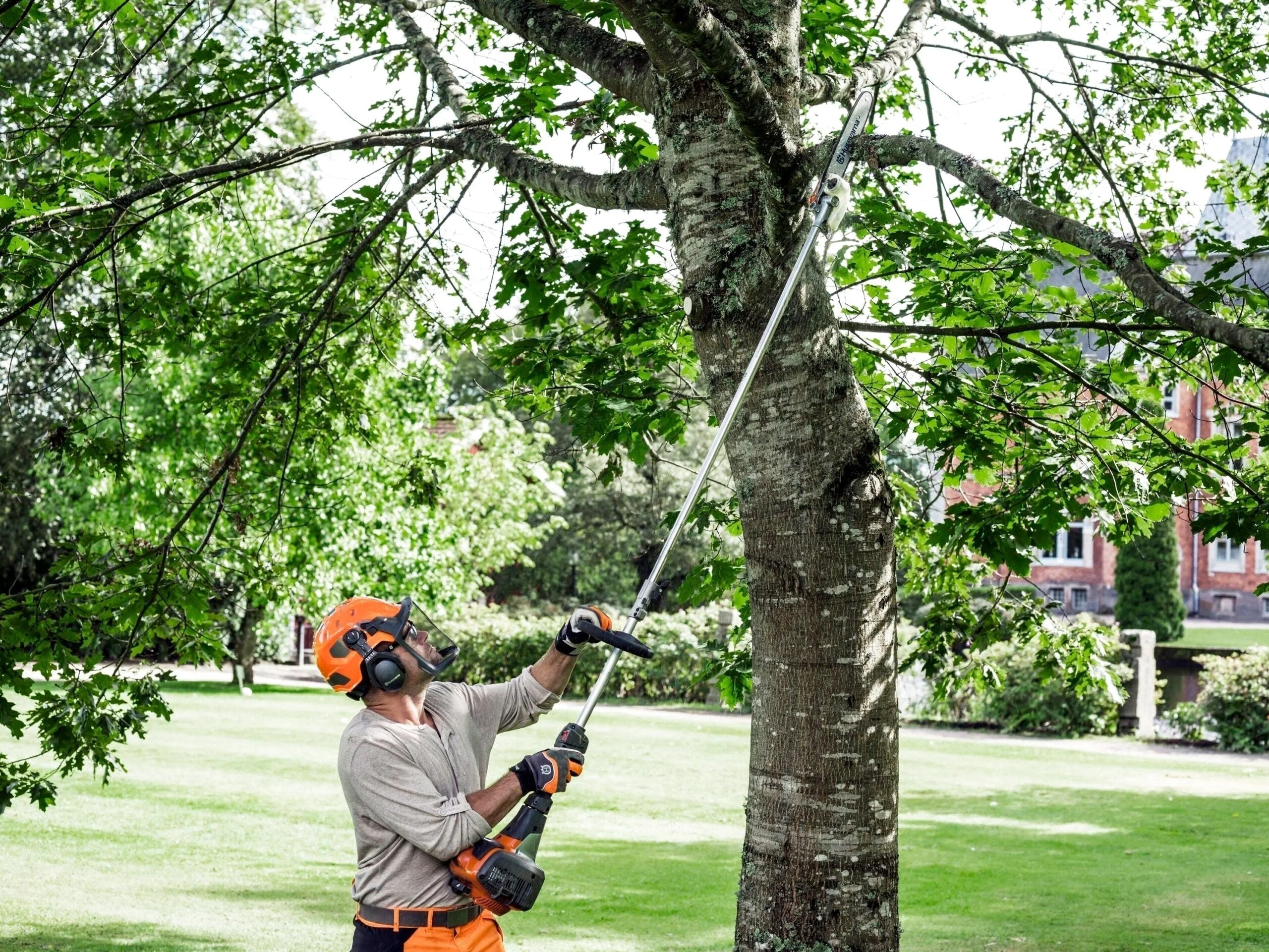 Husqvarna Straight Shaft Gas String Trimmer, 28-cc 2-Cycle, 20-in - 330LK 970545001 - Image 15 Husqvarna Straight Shaft Gas String Trimmer, 28-cc 2-Cycle, 20-in - 330LK 970545001 - Image 15
