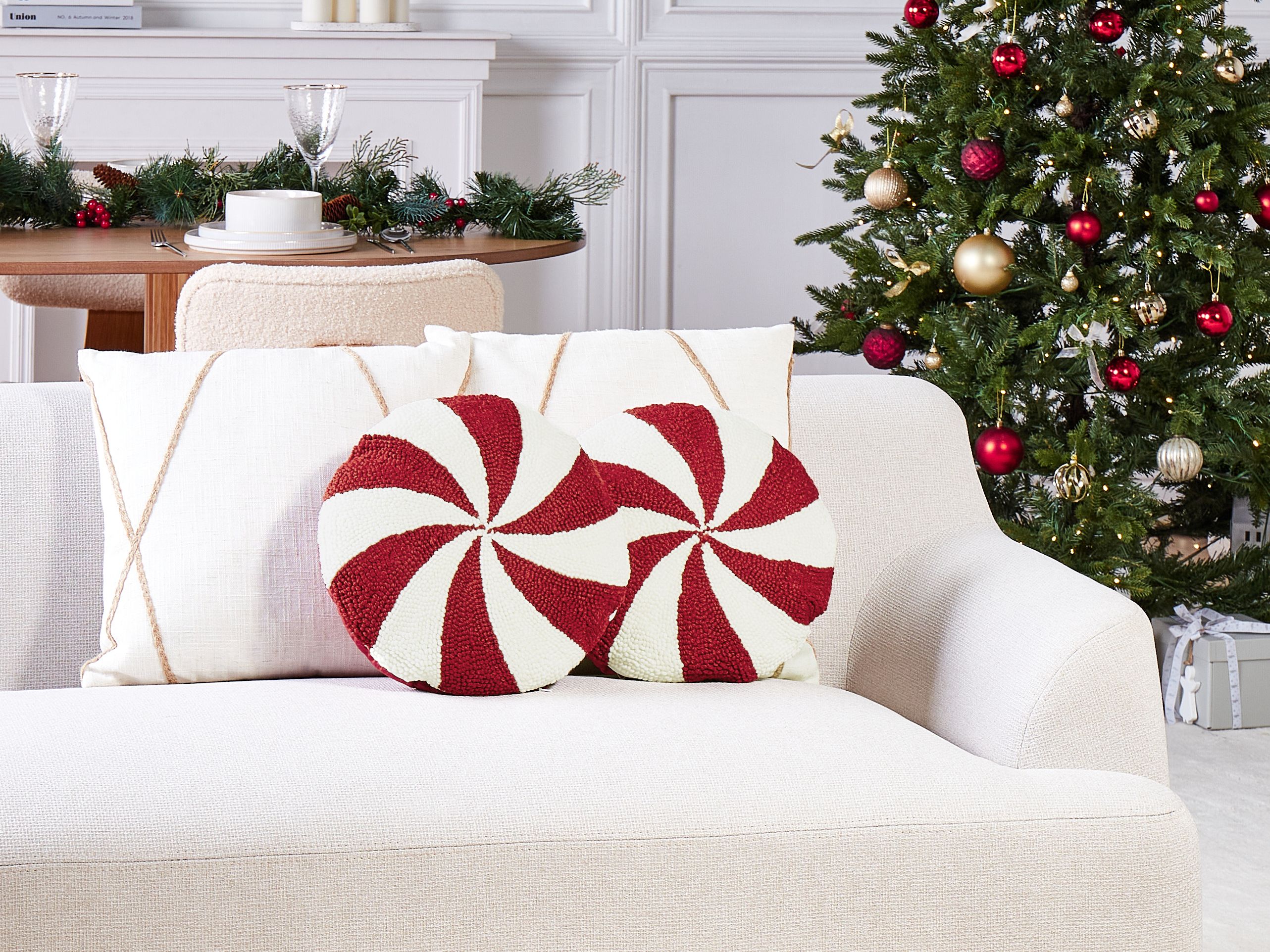 Set of 2 Decorative Cushions SWIRL CANDY Boucle 40 x 40 cm Red