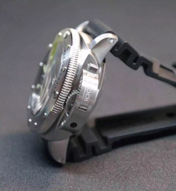 Replica Panerai Luminor Submersible PAM243 Black Dial Rubber Strap P.9010 - Elite Watch Atelier
