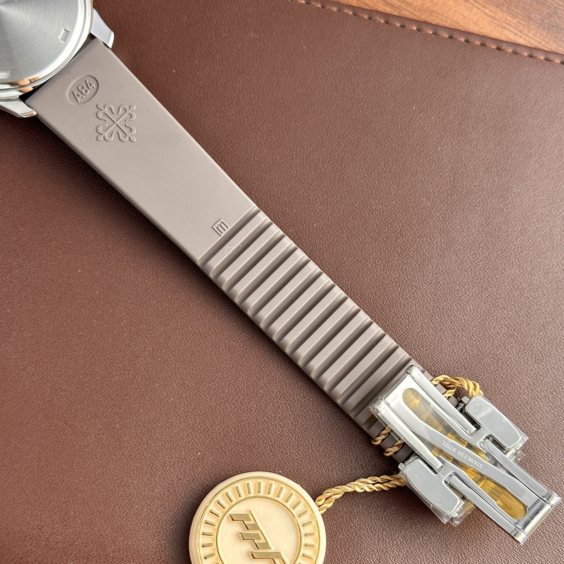 Patek Philippe Aquanaut 5067 Replica 1:1 Watch Gray With Diamonds Bezel PPF 35.6mm - Top club