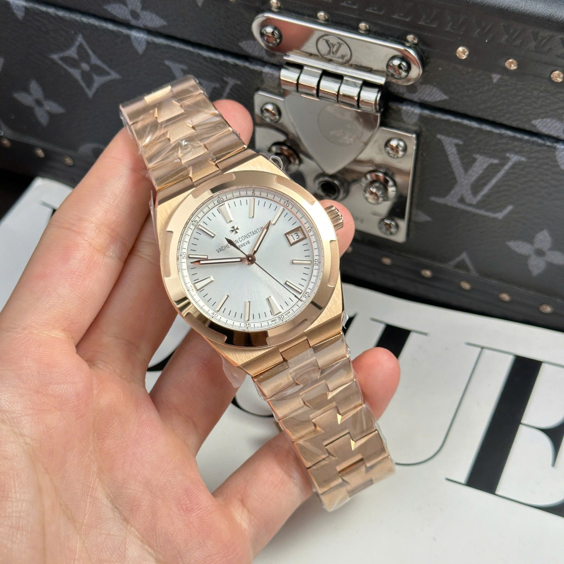 Vacheron Constantin Overseas 4500V Rose Gold Copies Watch White Dial 41mm - Elite Watch Atelier