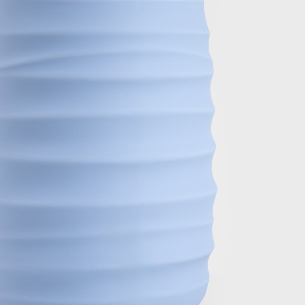 Kubek łazienkowy TORUS z tłoczeniem niebieski 8,2x8,2x11 cm