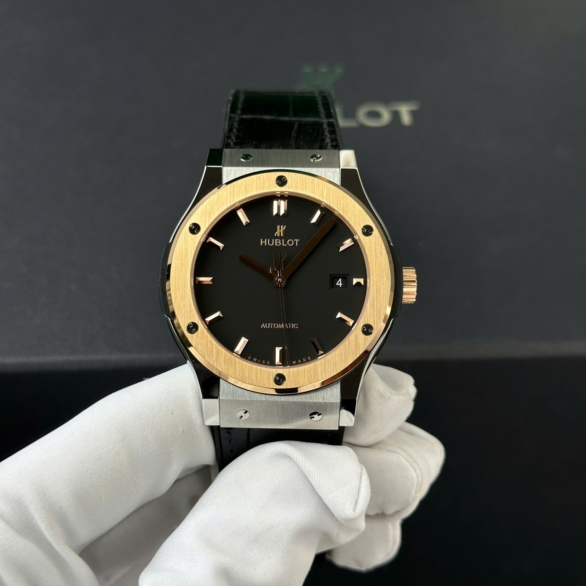 Hublot Classic Fusion Replica Watches Black Dial King Gold Bezel 42mm - Elite Watch Atelier