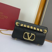 Valentino1:1High-quality replica