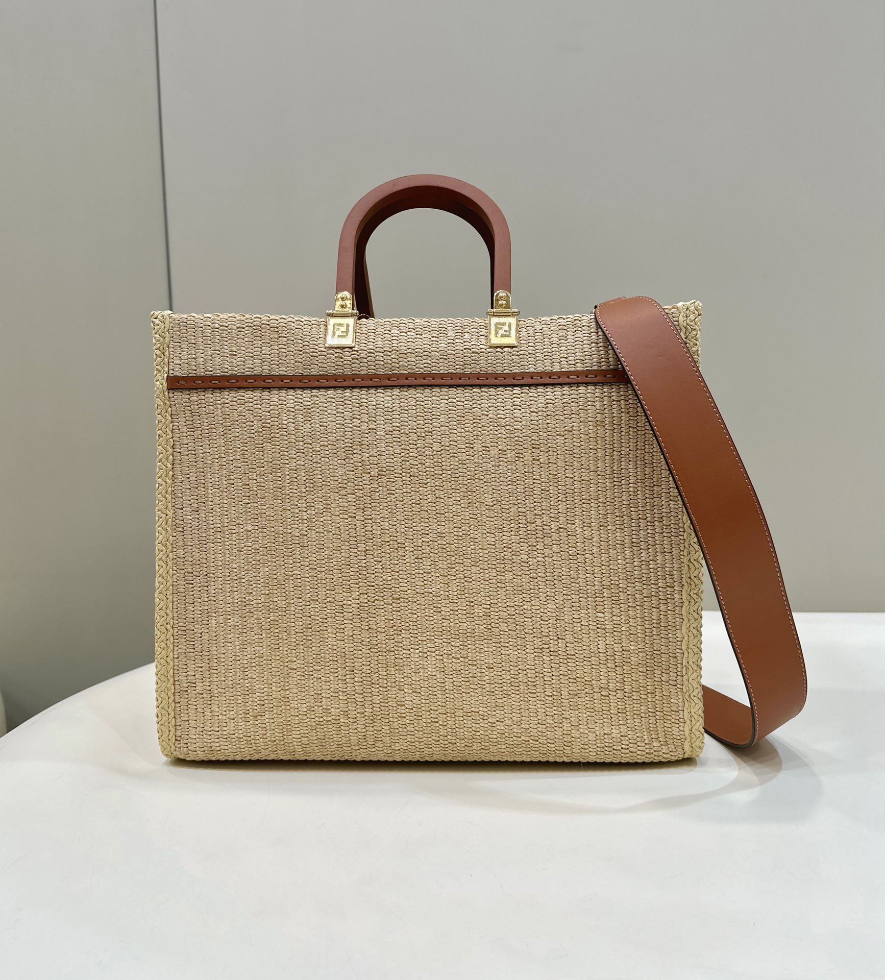 Fendi Sunshine Tote - Replicaclubs