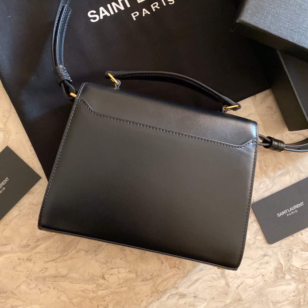 CASSANDRA MONOGRAM CLASP BAG IN MATTE PYTHON1:1High-quality replica