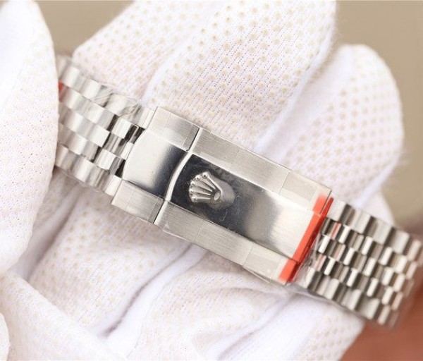 Replica Rolex DateJust 41mm 126334 Fluted Bezel Blue Dial Diamonds Markers Bracelet A3235 - Top club