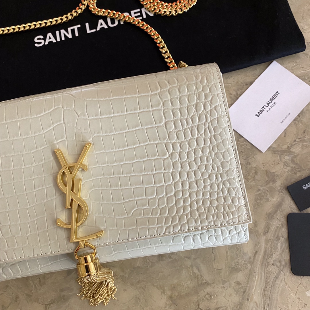 MONOGRAM CHAIN WALLET IN CROCODILE EMBOSSED SHINY LEATHER1:1High-quality replica