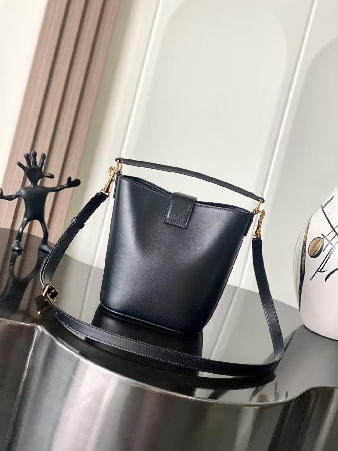 CELINE SMALL BUCKET LOUISE1:1High-quality replica
