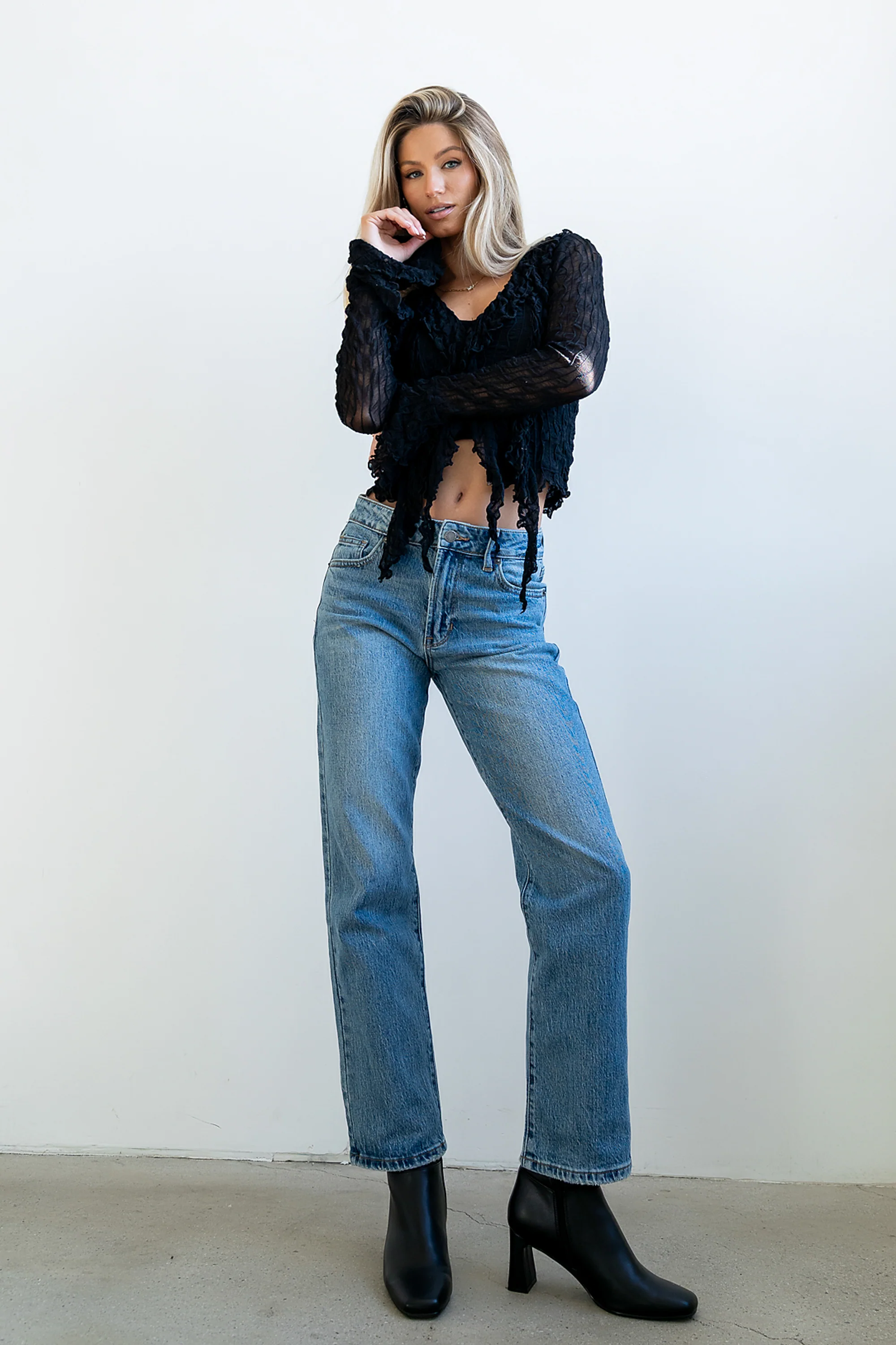 Reya Straight Leg Jeans in Medium Wash