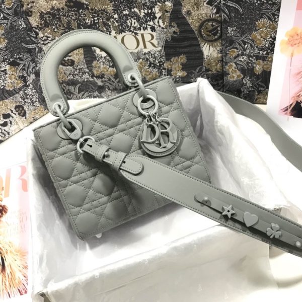 CHANEL COCO HADNLE