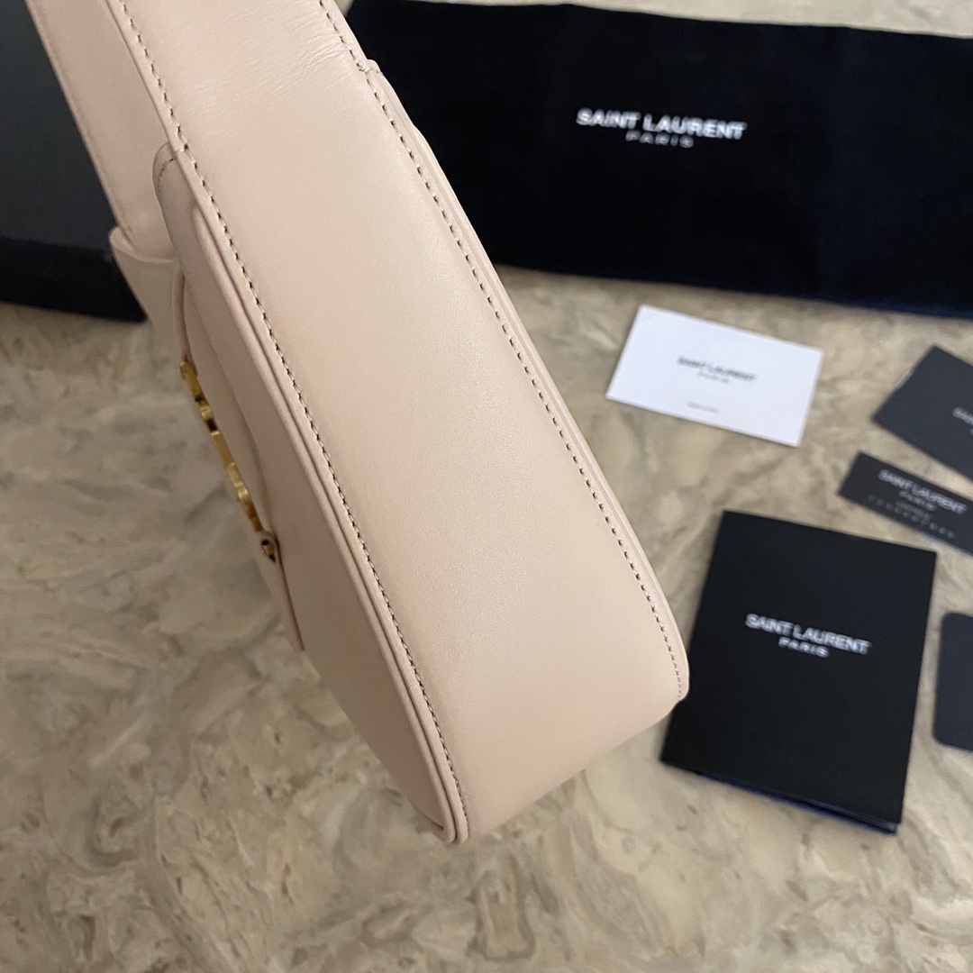LE 5 À 7 HOBO BAG IN CROCODILE-EMBOSSED SHINY LEATHER1:1High-quality replica