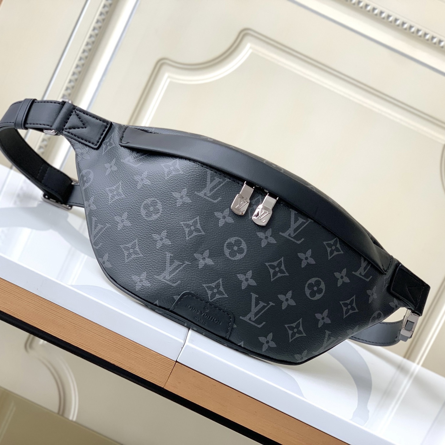 LV Discovery Bumbag PM1:1High-quality replica