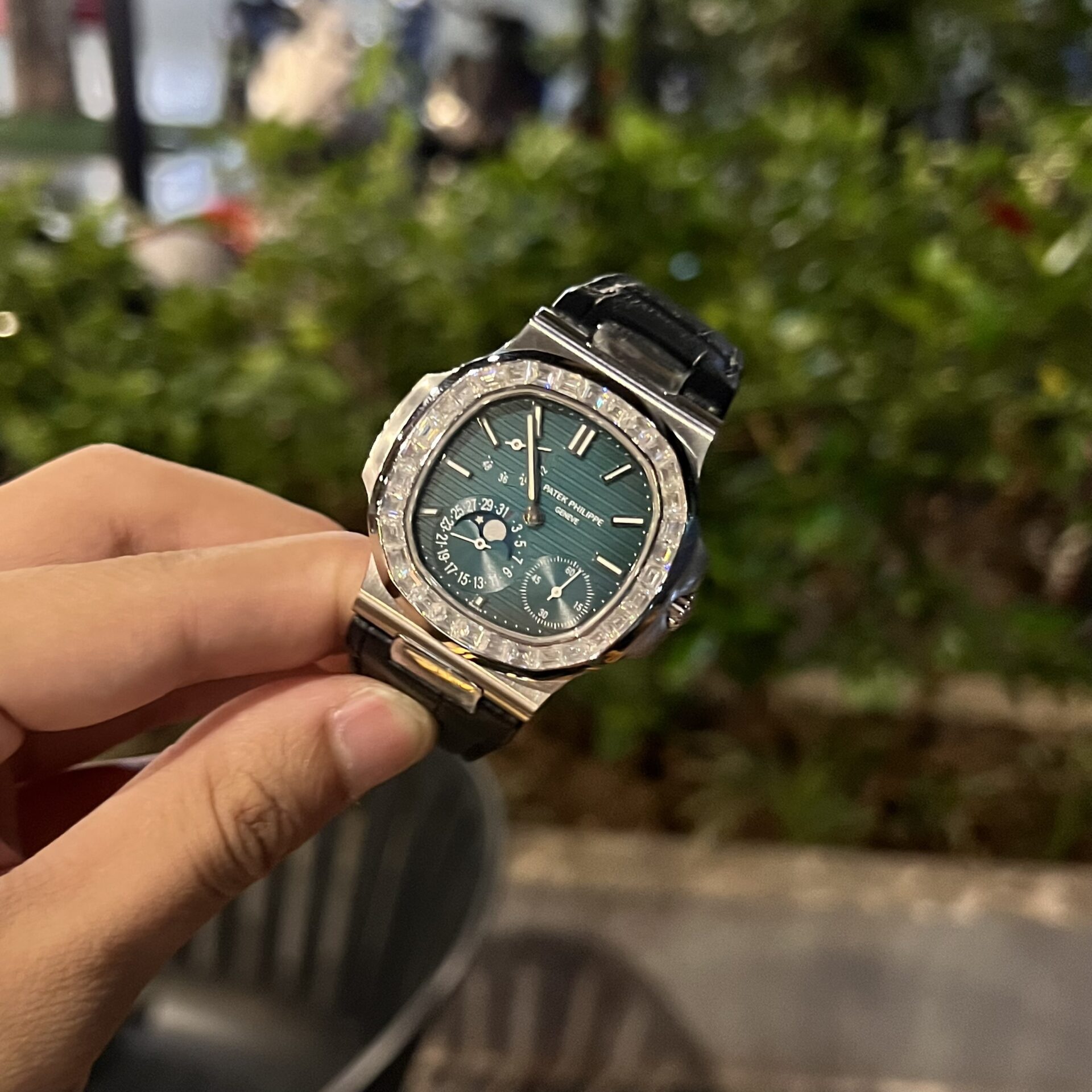 Patek Philippe Nautilus 5722G With Diamond Moissanite Replica 11 Watch 40mm - Top club