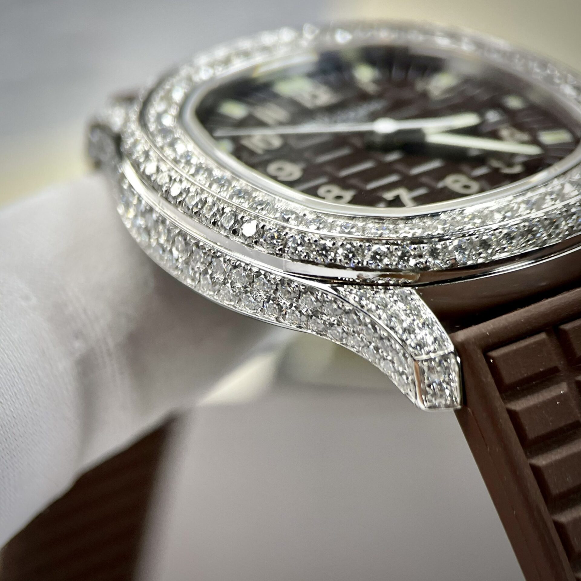 Patek Philippe Replica Watch Aquanaut 5067 Dial Brown Custom Diamonds Moissanite 35.6mm - Top club