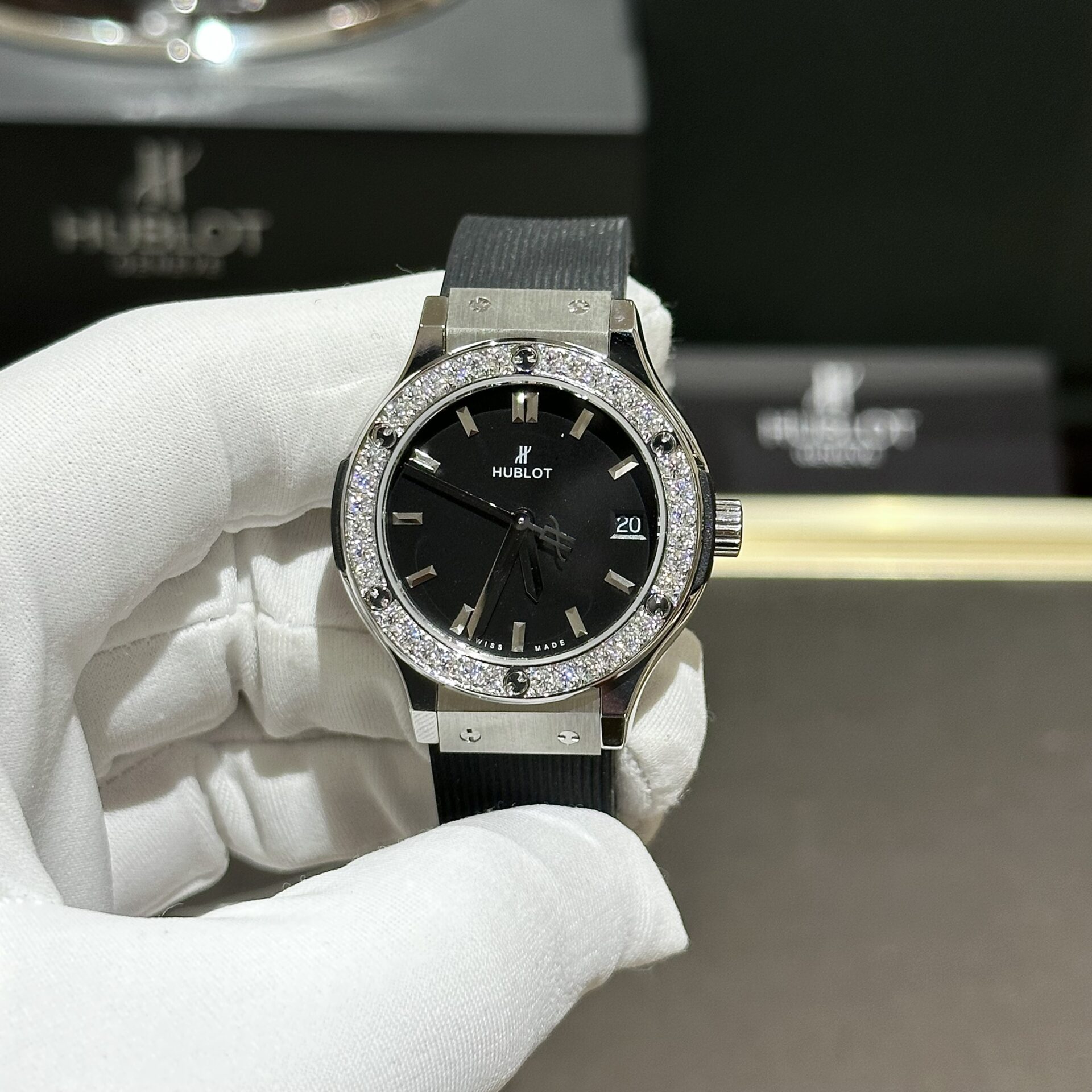 Hublot Classic Fusion Replica Watch With Moissanite Diamond Rubber Strap HB Factory 33mm - Top club