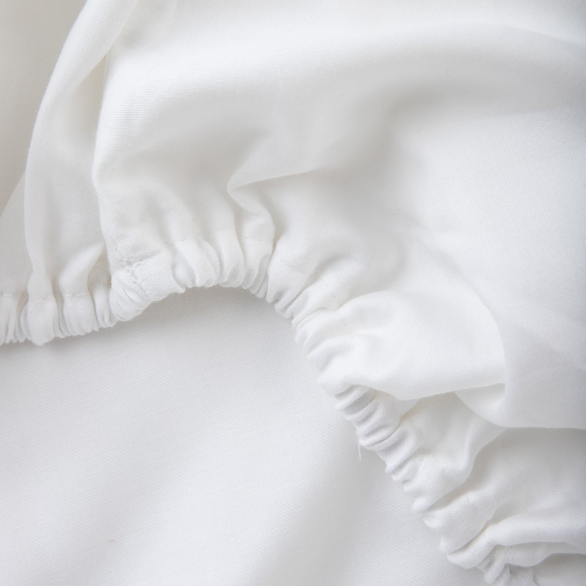 Prześcieradło DANIELLE satynowe białe 140x200 cm