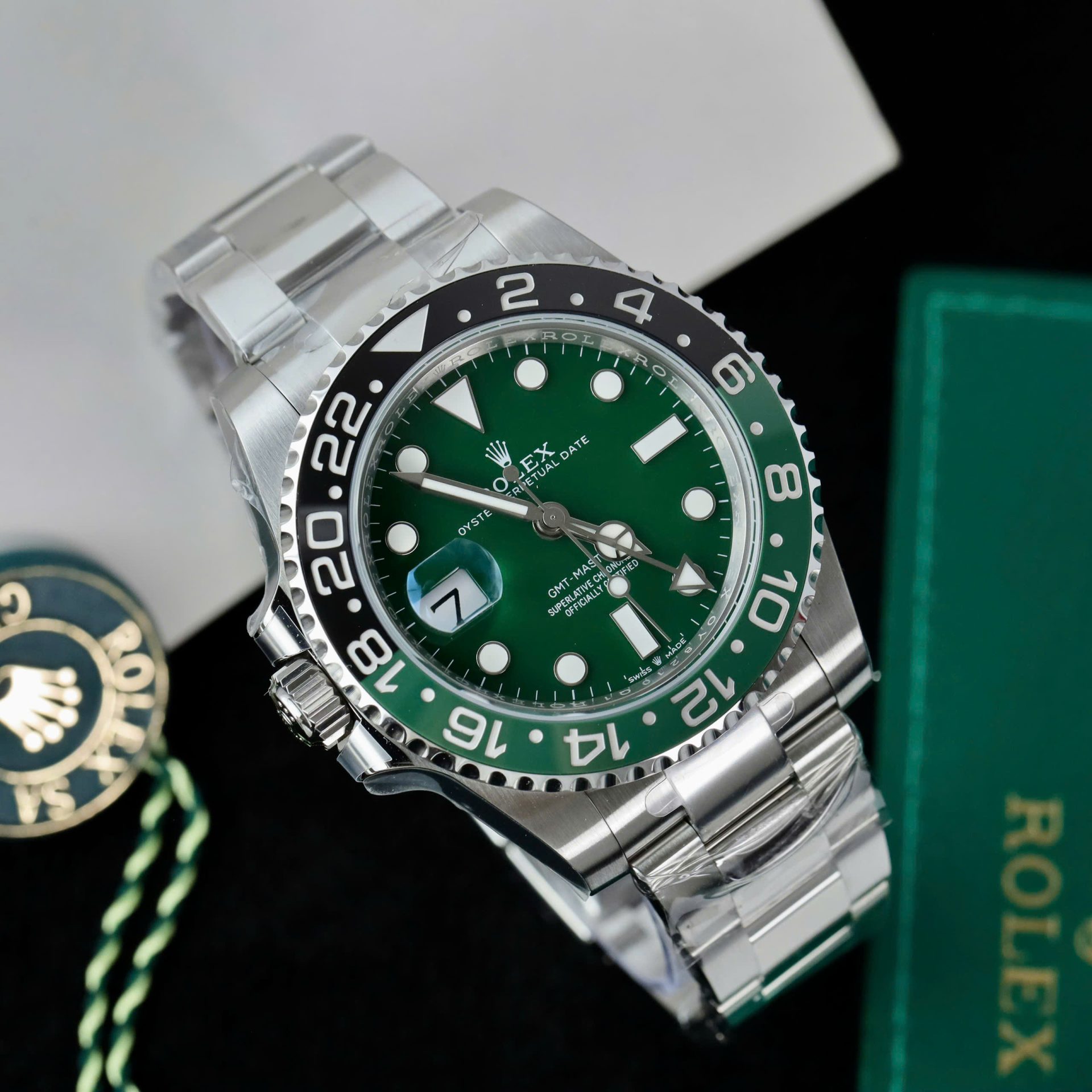 Rolex GMT-Master II 126729VTNR Replica Watch Green Dial Oyster Strap 40mm - Elite Watch Atelier