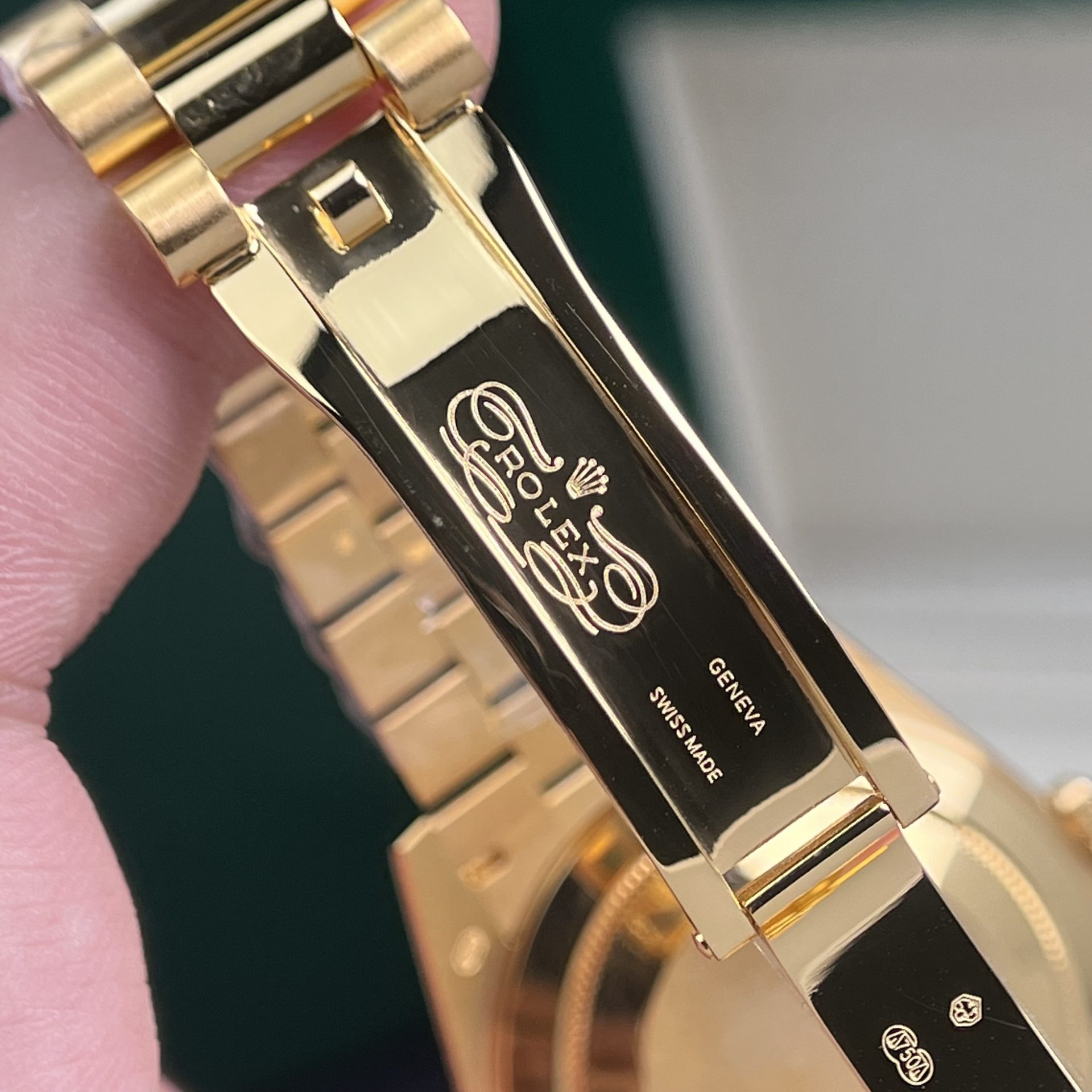 Rolex Replica Watch Day-Date Gold Wrapped Weight 177gram Champagne Dial GM Factory 40mm - Top club