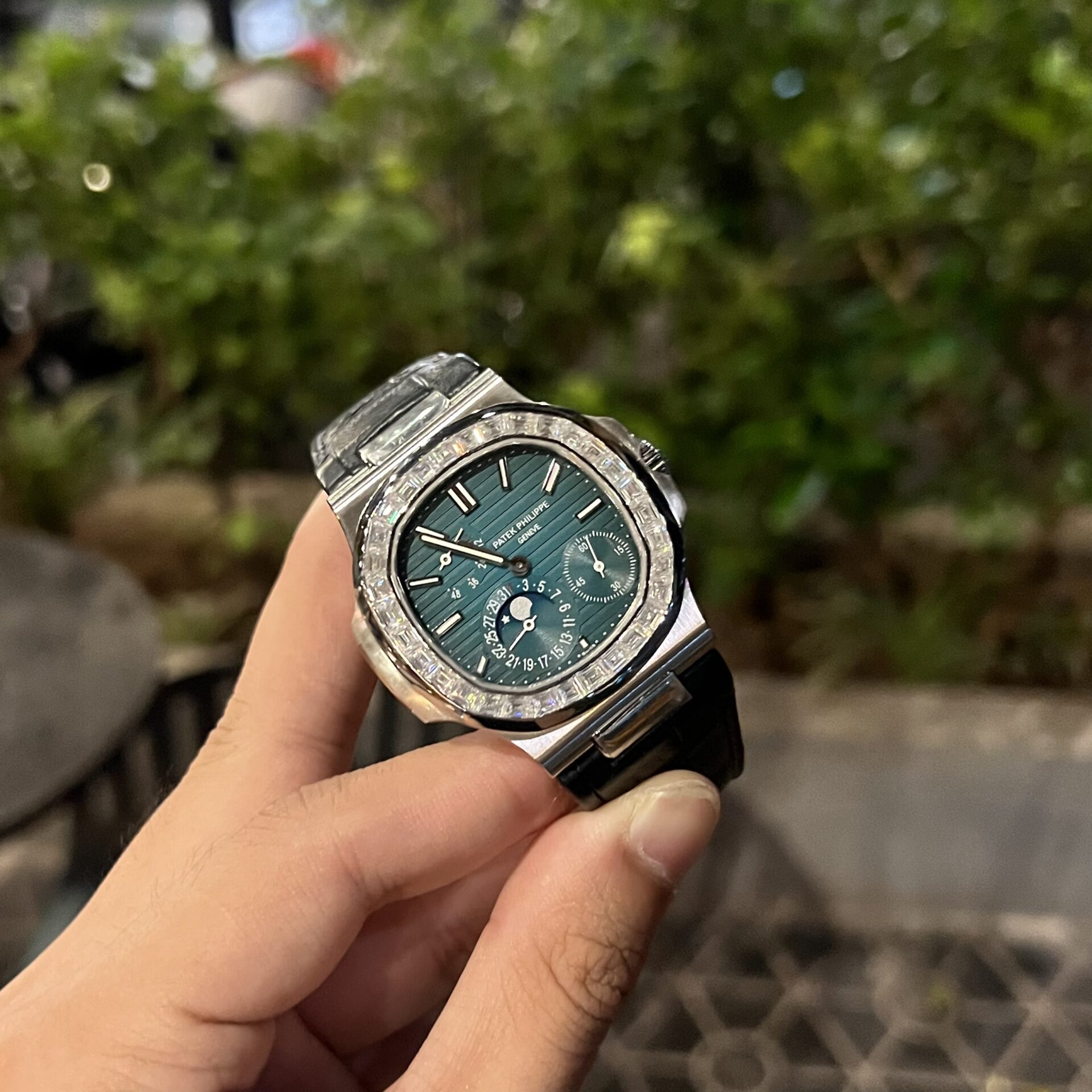 Patek Philippe Nautilus 5722G With Diamond Moissanite Replica 11 Watch 40mm - Top club