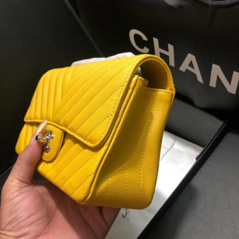 Replica Chanel Chevron Caviar Leathe 20Cm Classic Flap Bag 11161:1High-quality replica