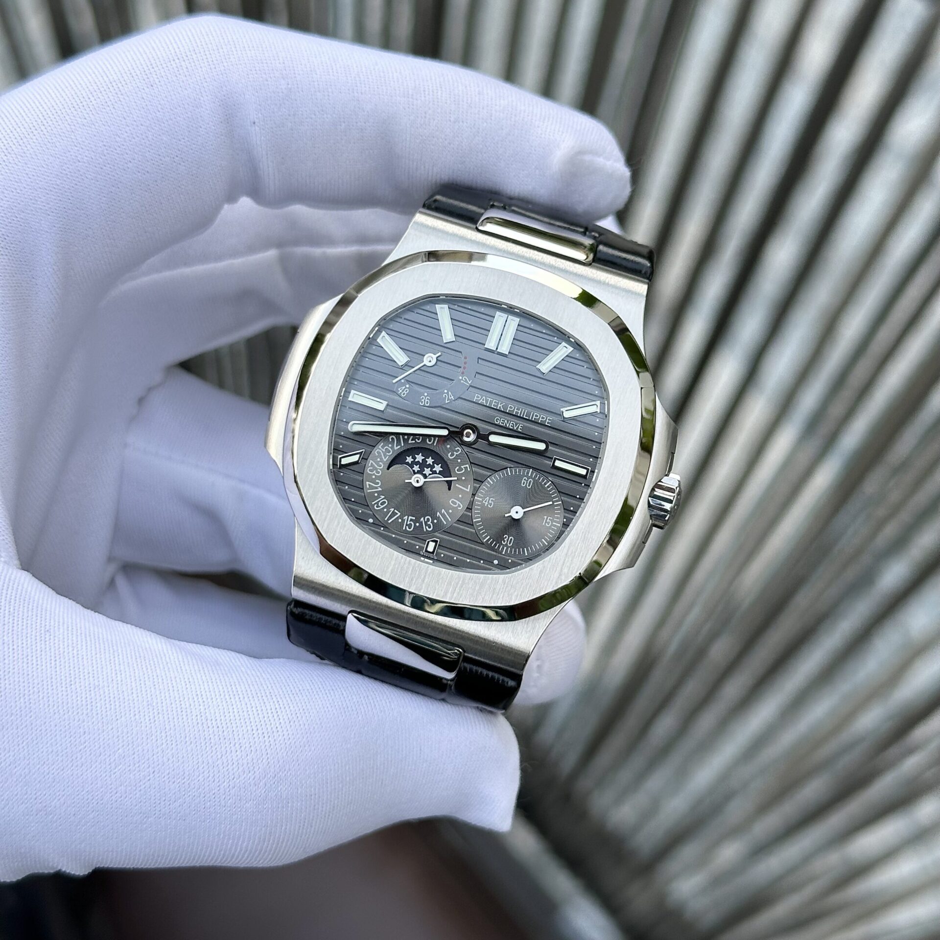 Patek Philippe Replica 1:1 Watch 5712 Gray Dial Leather Strap GRF 40mm - Top club