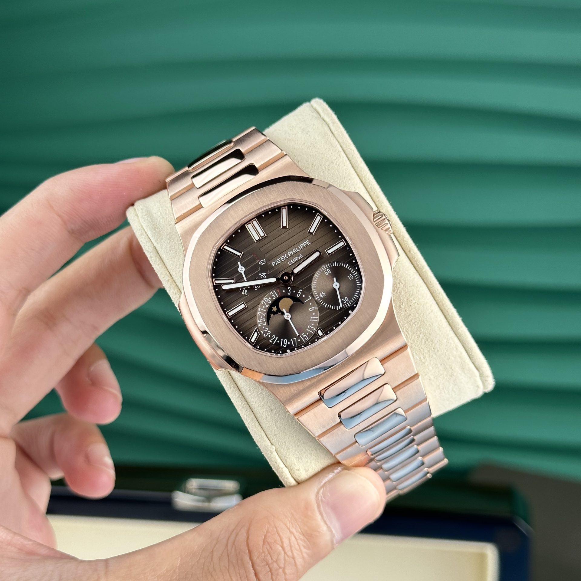 Patek Philippe Nautilus 5712R Custom Gold Wrapped Refined Movement 40mm - Top club