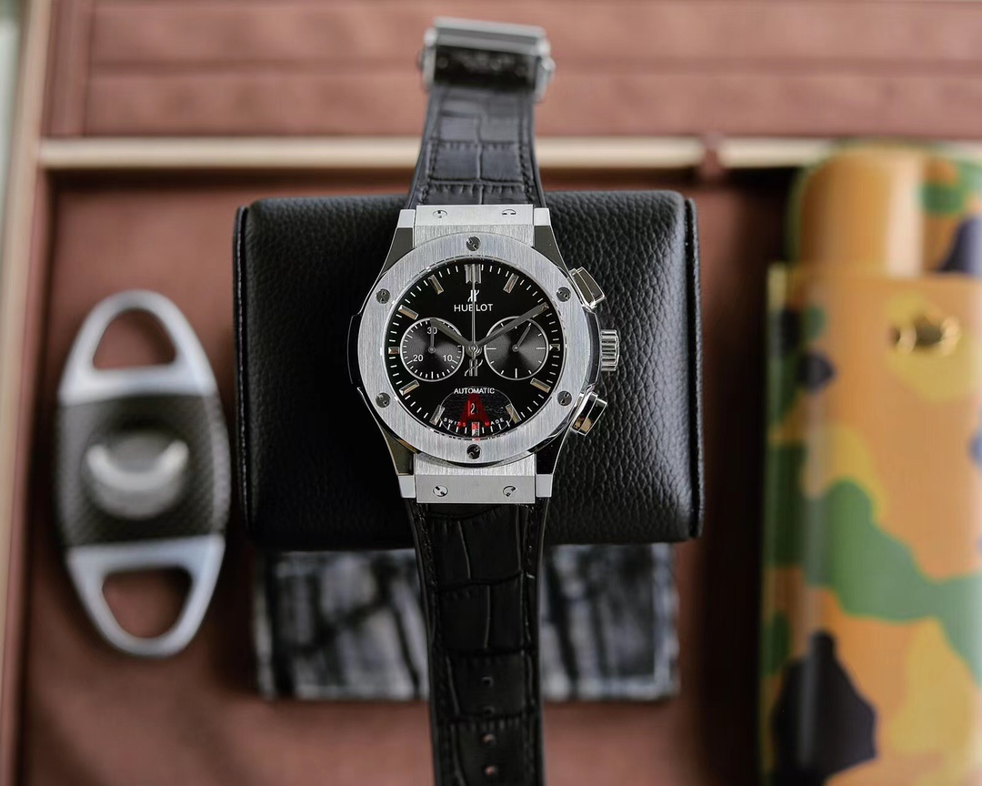 Hublot Classic Fusion Chronograph Titanium Black Dial 45mm(1:1 replica) - Elite Watch Atelier