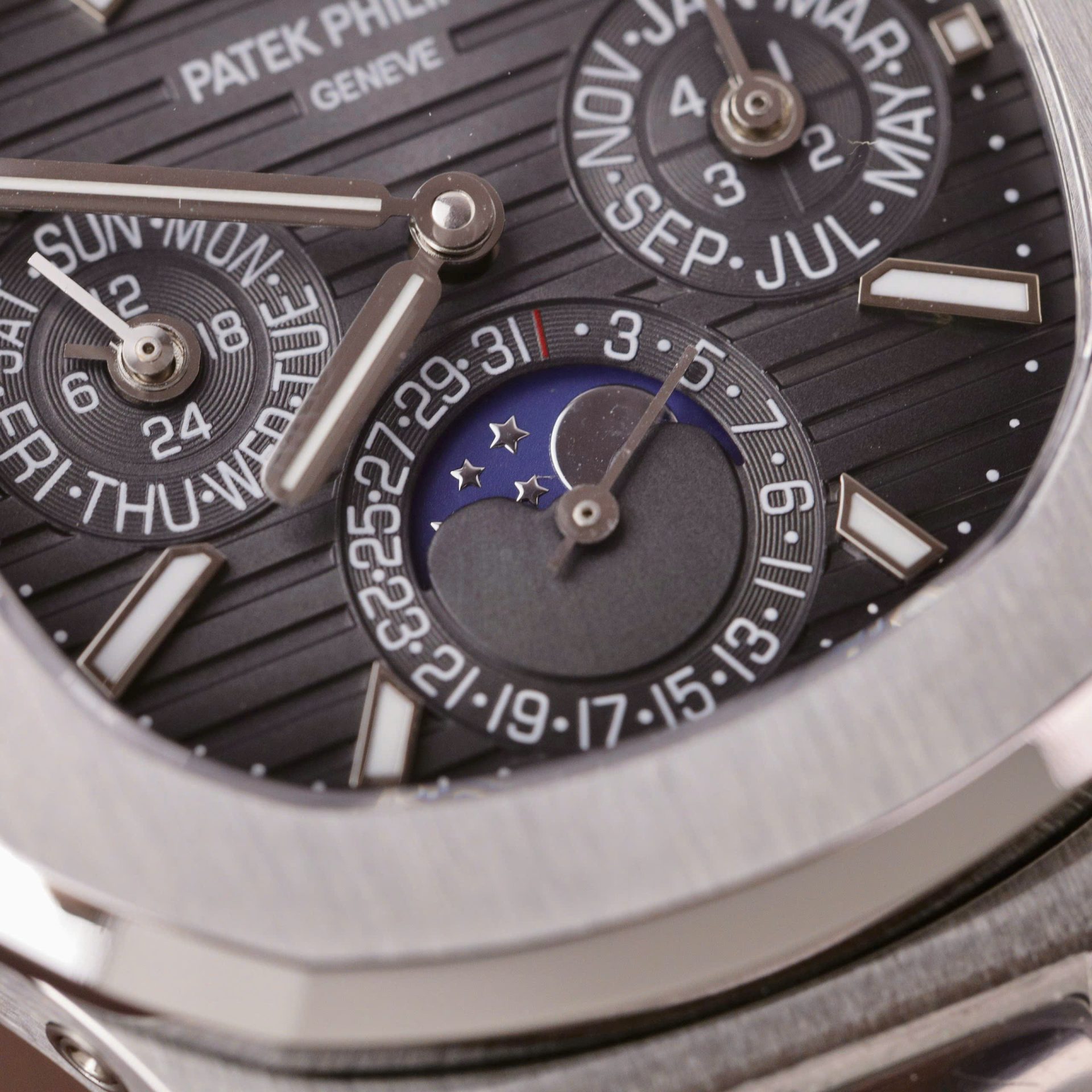 Patek Philippe Men Replica Watch Nautilus 5740 Gray Dial Metal Wire 40mm - Top club