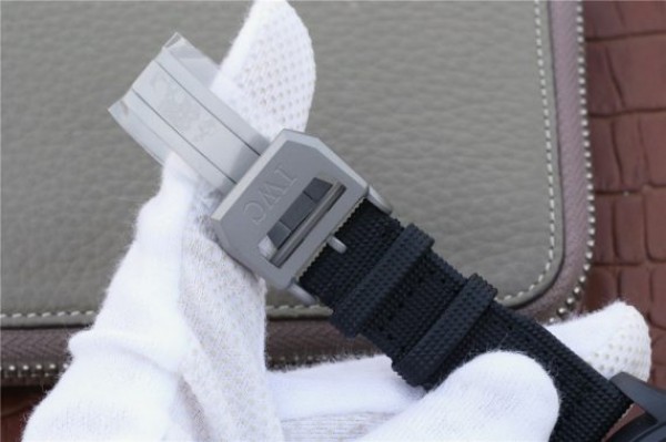 Replica IWC Big Pilot Real PR IW502001 Real Ceramic ZF V2 Black Calfskin Strap A51111 - Top club