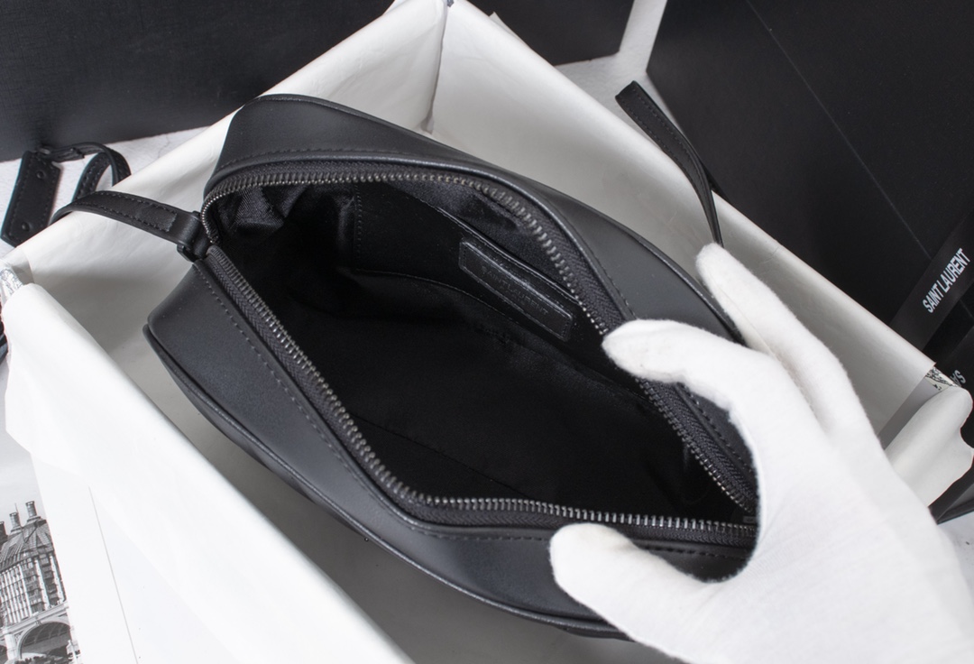 Replica Ysl Lou Camera Bag In Quilted Leather- Black/Silver1:1High-quality replica
