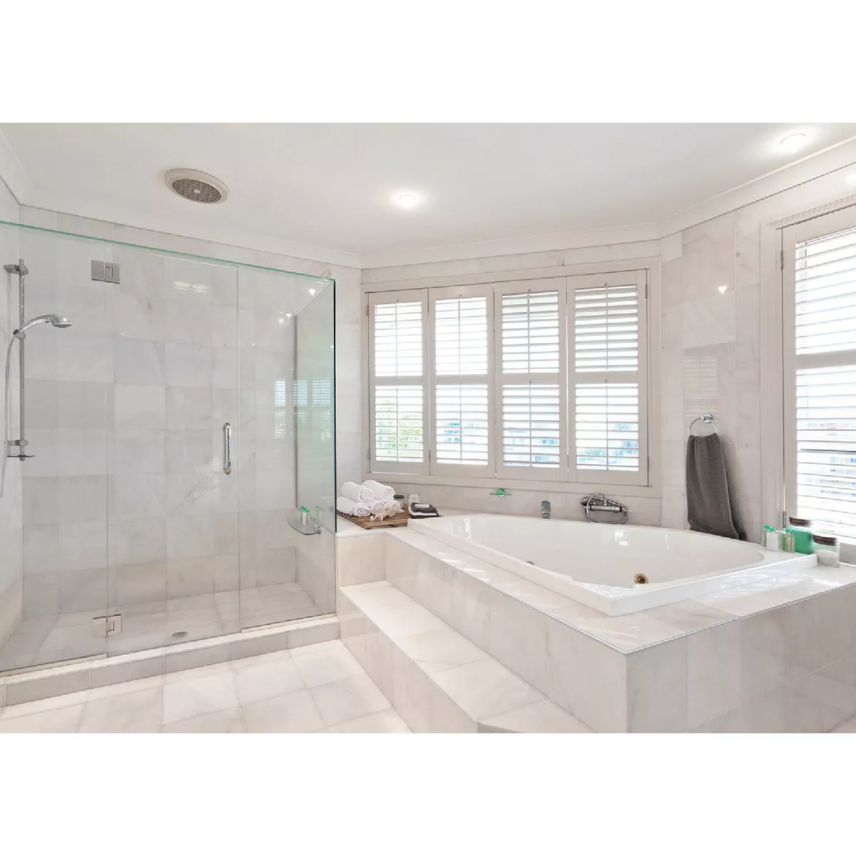 M-D Building Products PROVA 32 In. x 60 In. Offset Drain Shower Kit