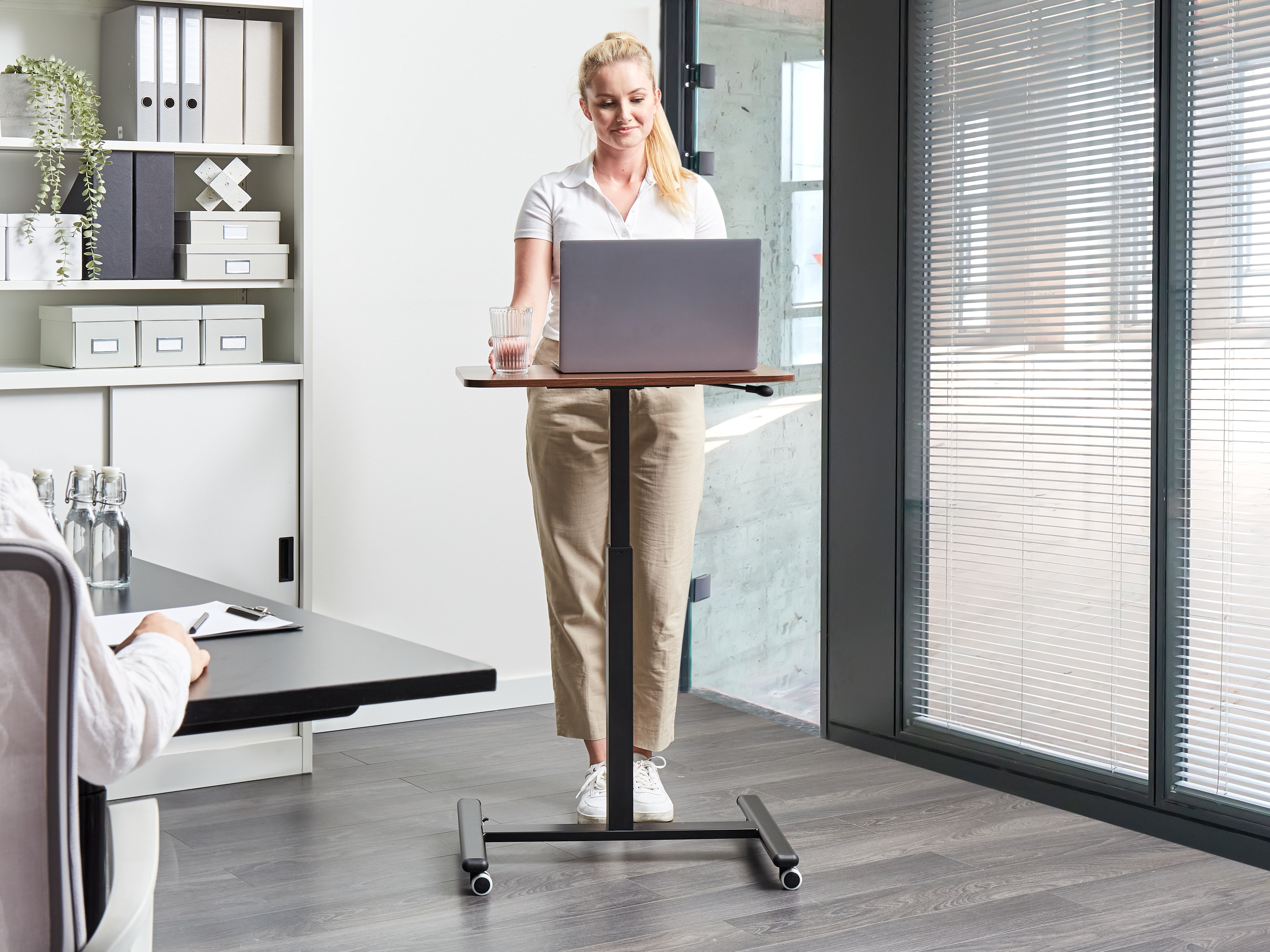 Manual Adjustable Laptop Stand ACADEMIA Dark Brown 65 cm 48 cm with Wheels