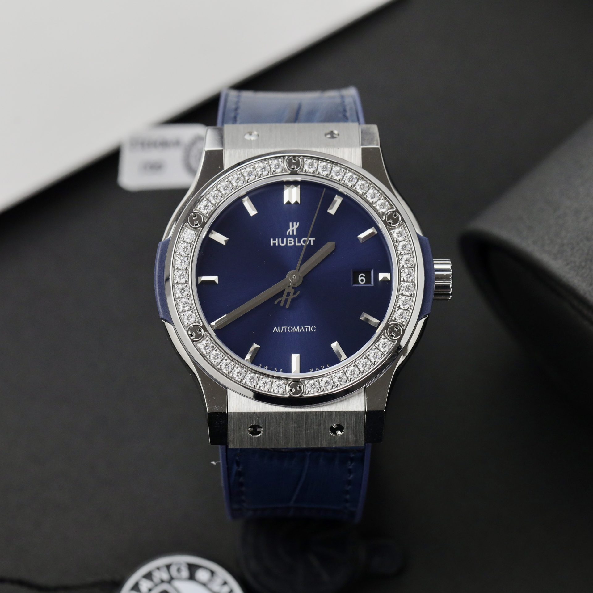 Hublot Replica 1:1 Watch Face Blue Diamond Moissanite APS Factory 42mm - Elite Watch Atelier