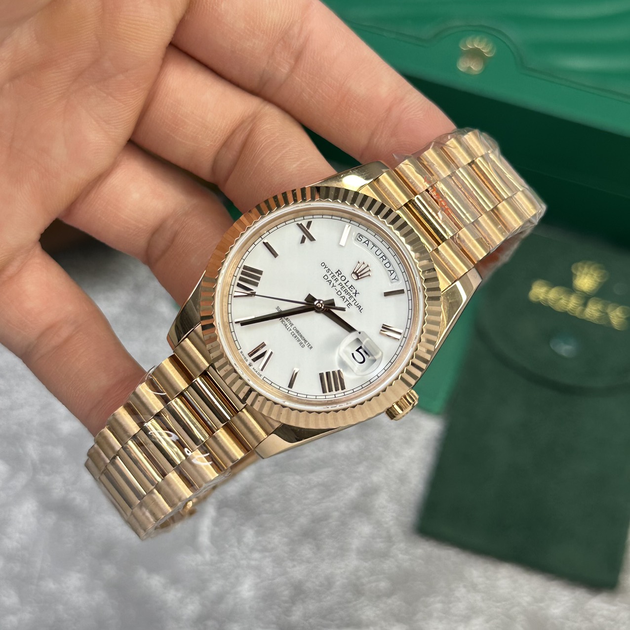 Rolex Replica Watch Day-Date 228235 Rose Gold White Dial V2 GM Factory 40mm - Elite Watch Atelier