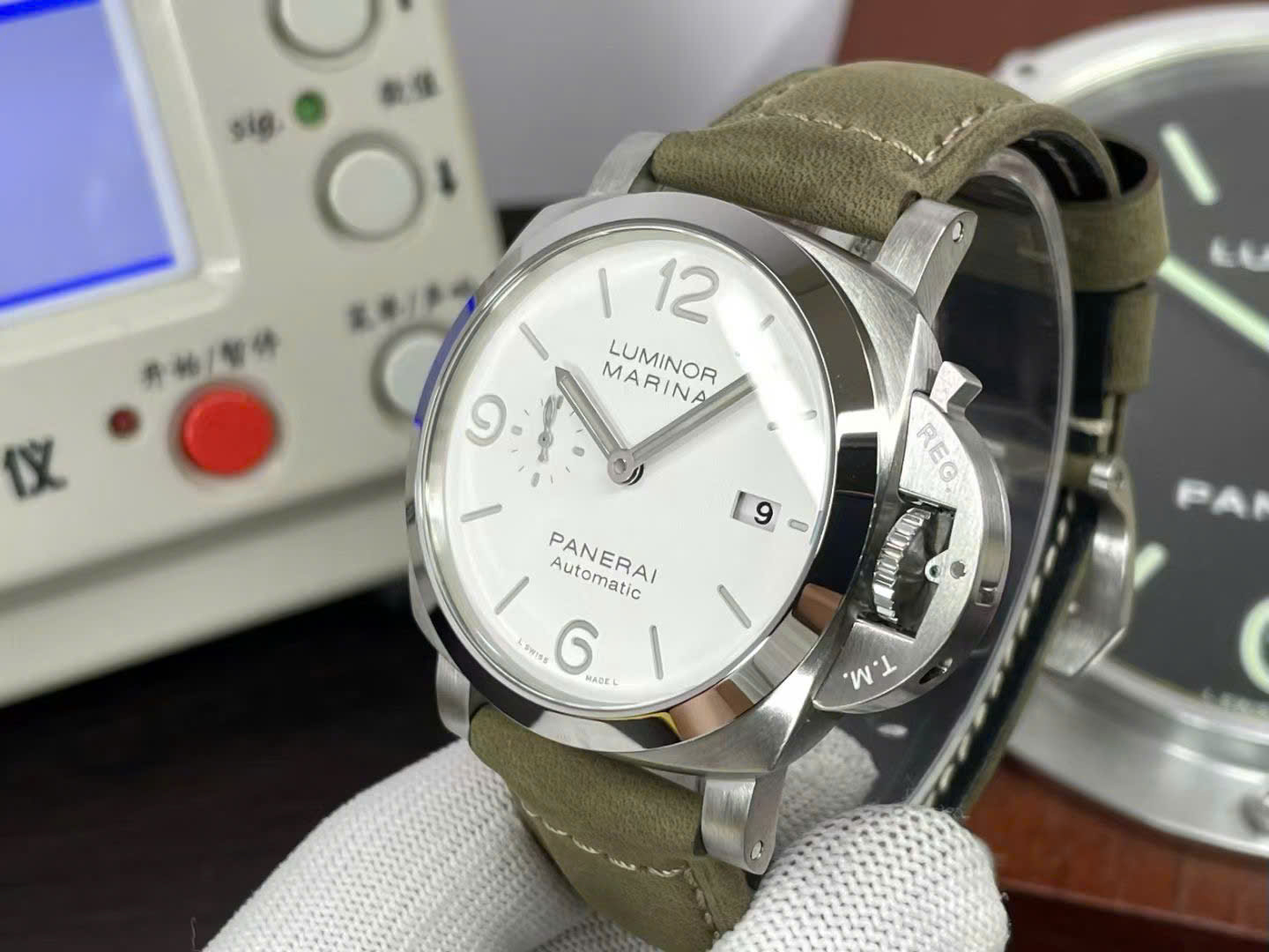 Panerai Luxury Replica Watches PAM01314 Luminor Marina Green Leather Strap VS Factory 44mm - Top club