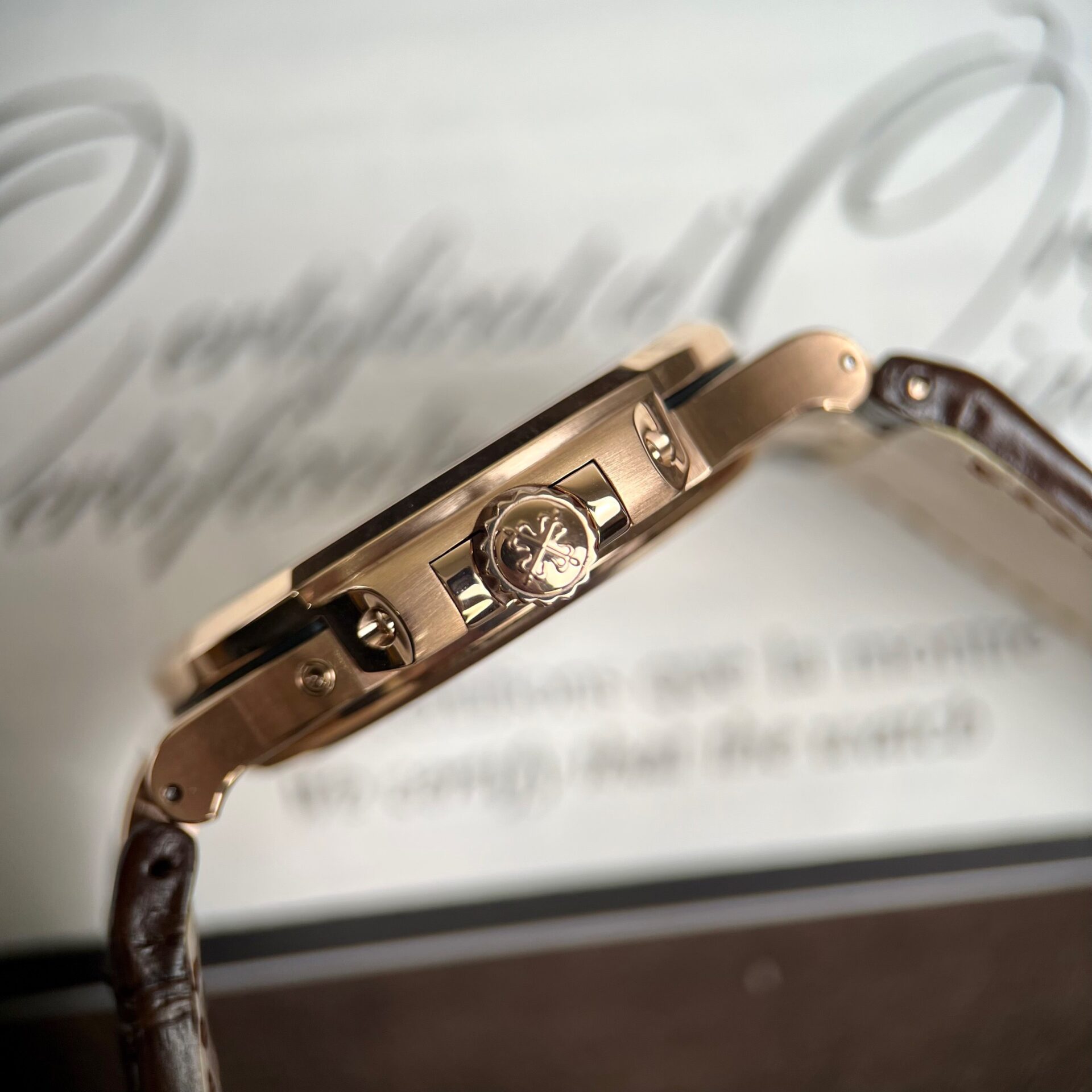 Patek Philippe Replica Watch Nautilus 5712R Chocolate Dial Gold Wrapped 40mm - Top club