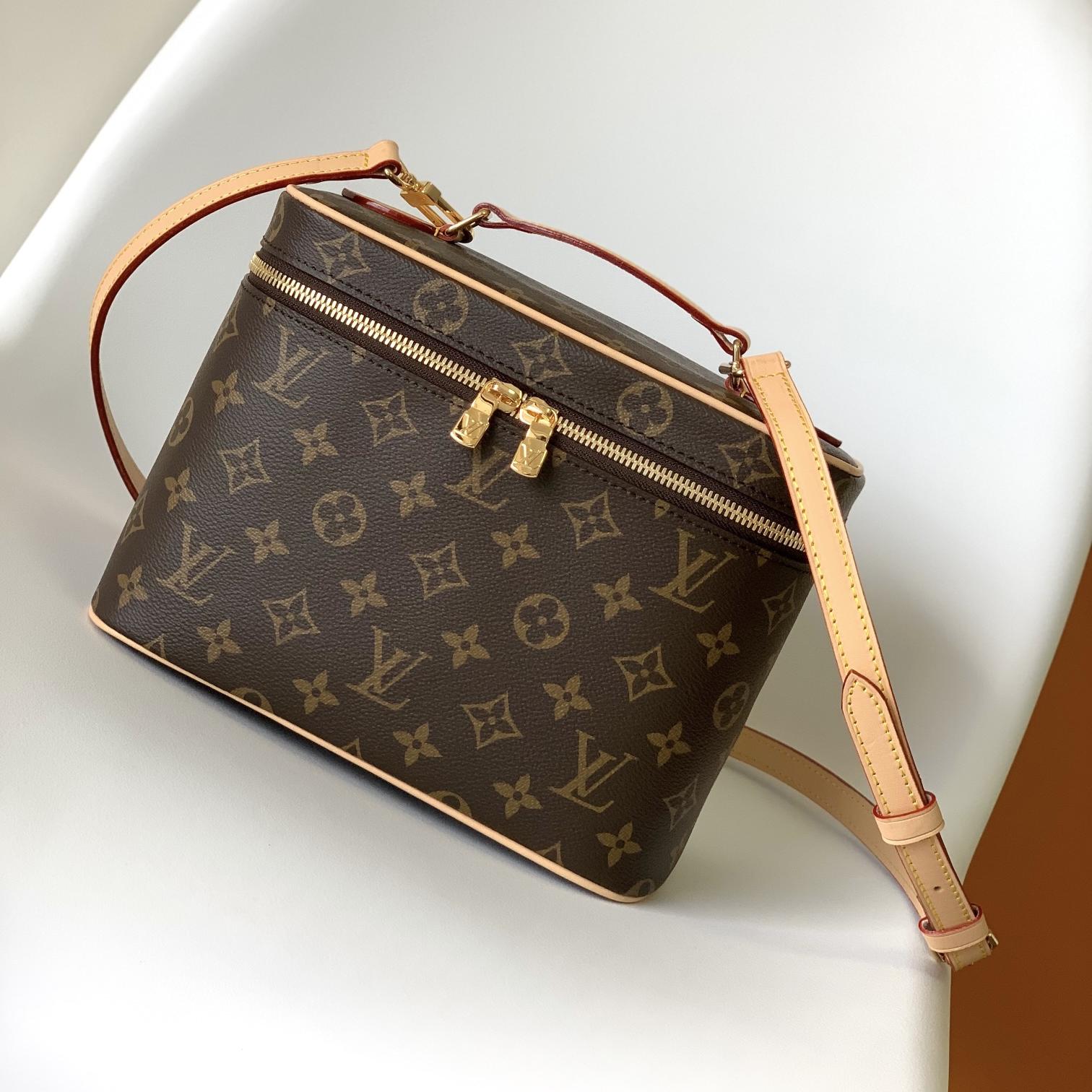 Louis Vuitton LV  Nice Leather Cosmetic Handbag M42265&M44495&M449361:1High-quality replica