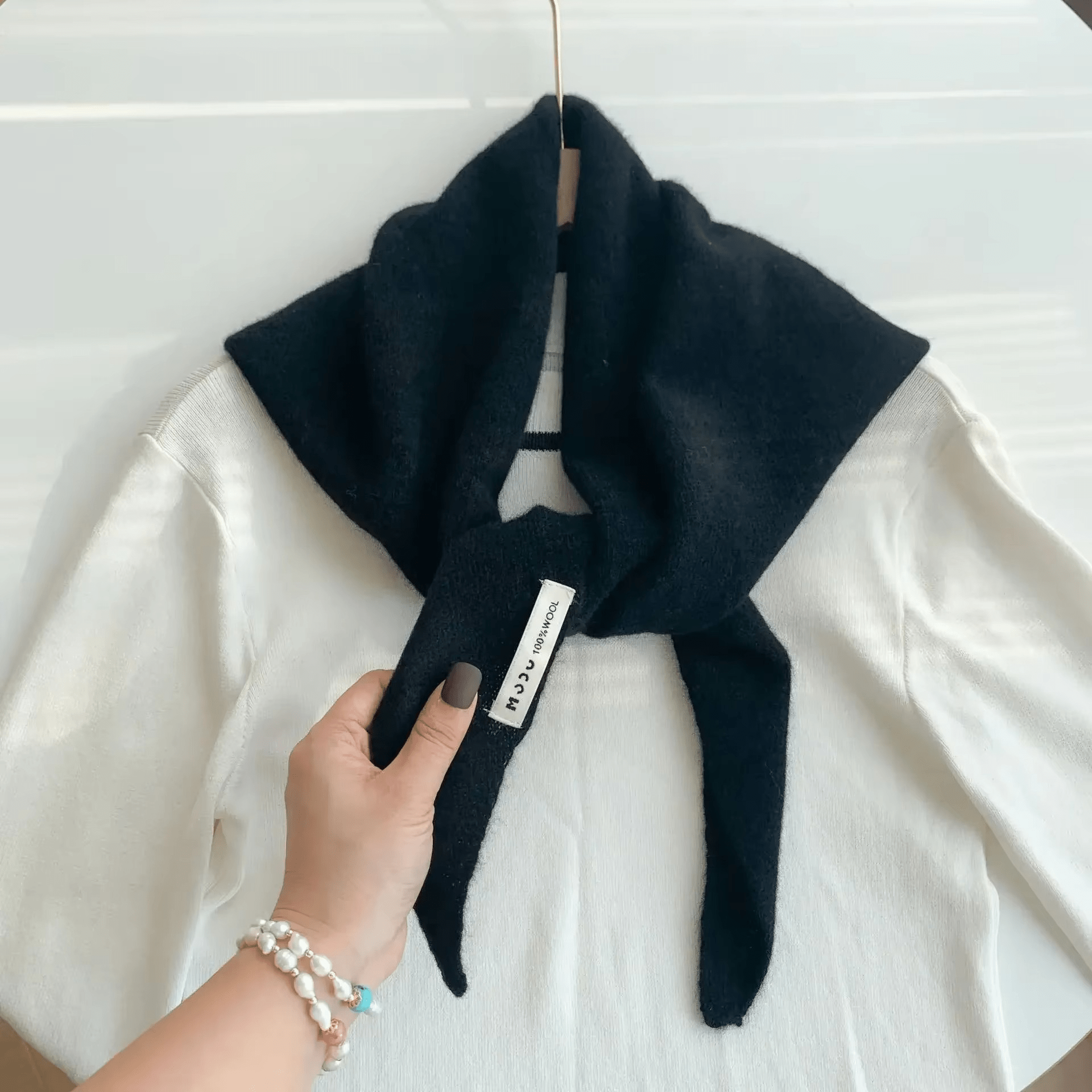 CosyWrap – Niche Wol Driehoekige Gebreide Sjaal voor Dames als Hoofddoek of Warme Omslag