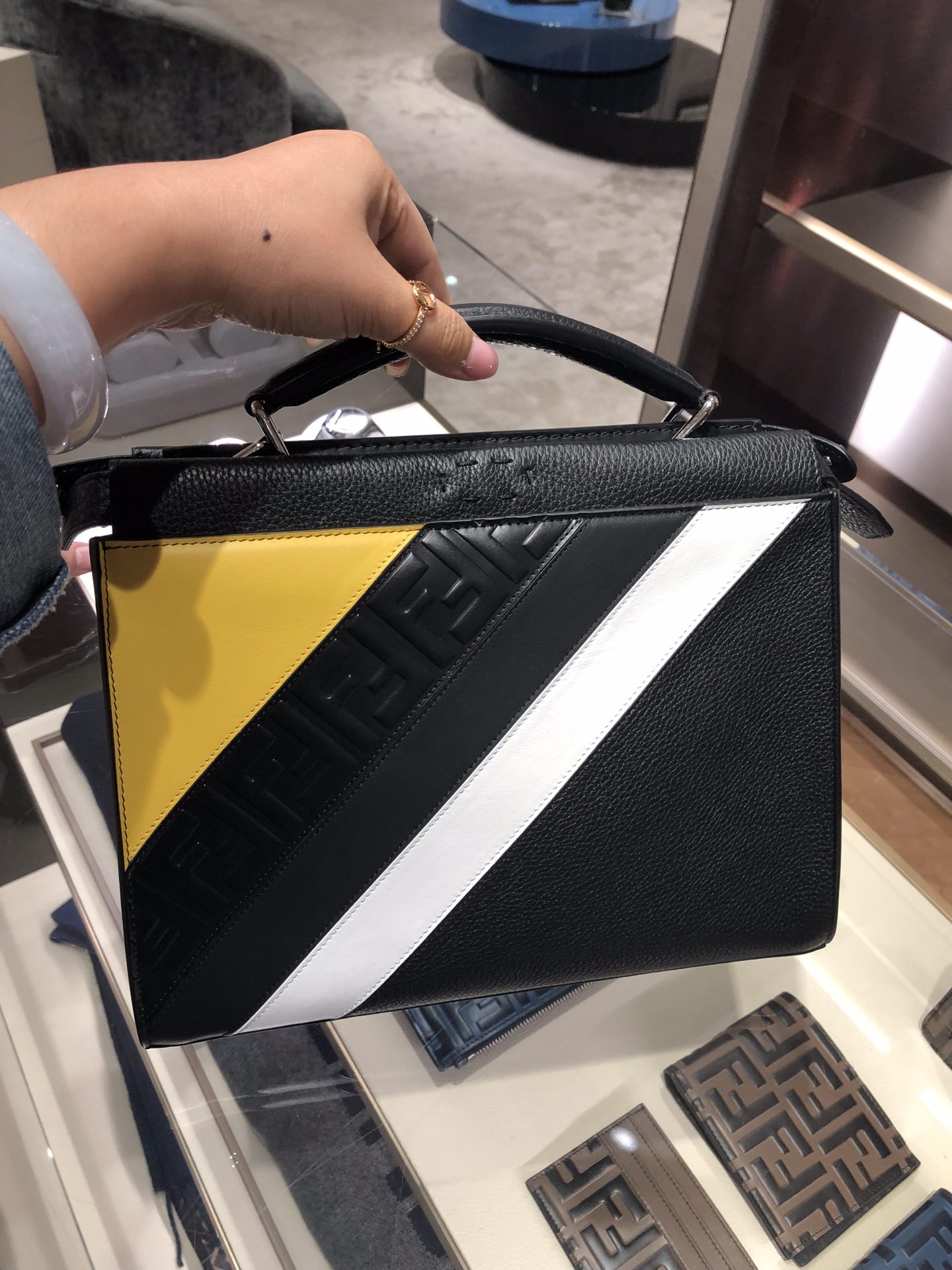 Fendi O'Lock Zipper - Replicaclubs